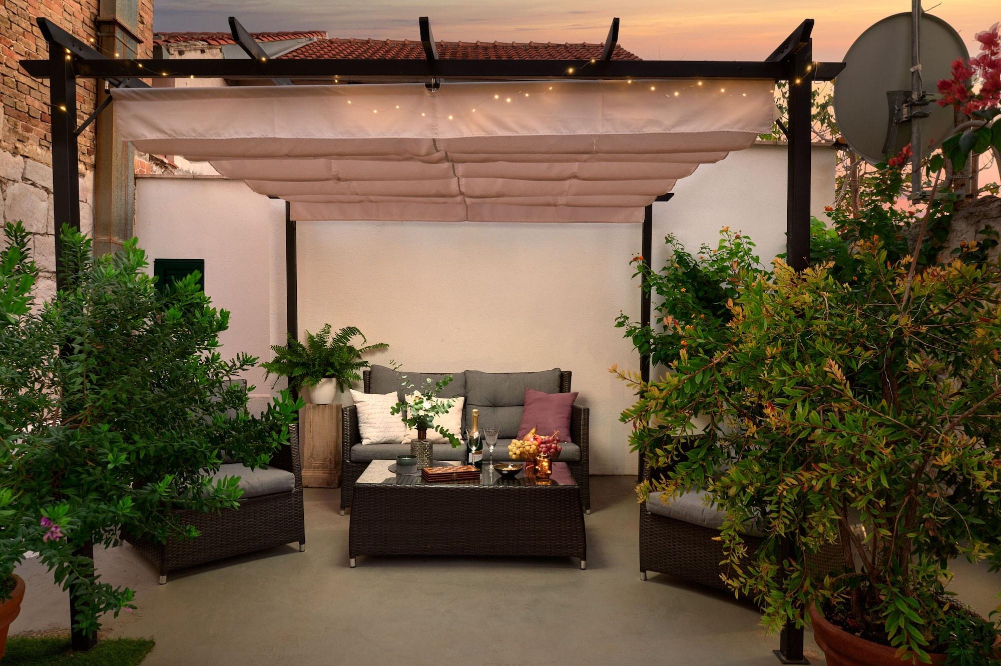 Lanterna Rooms - фото