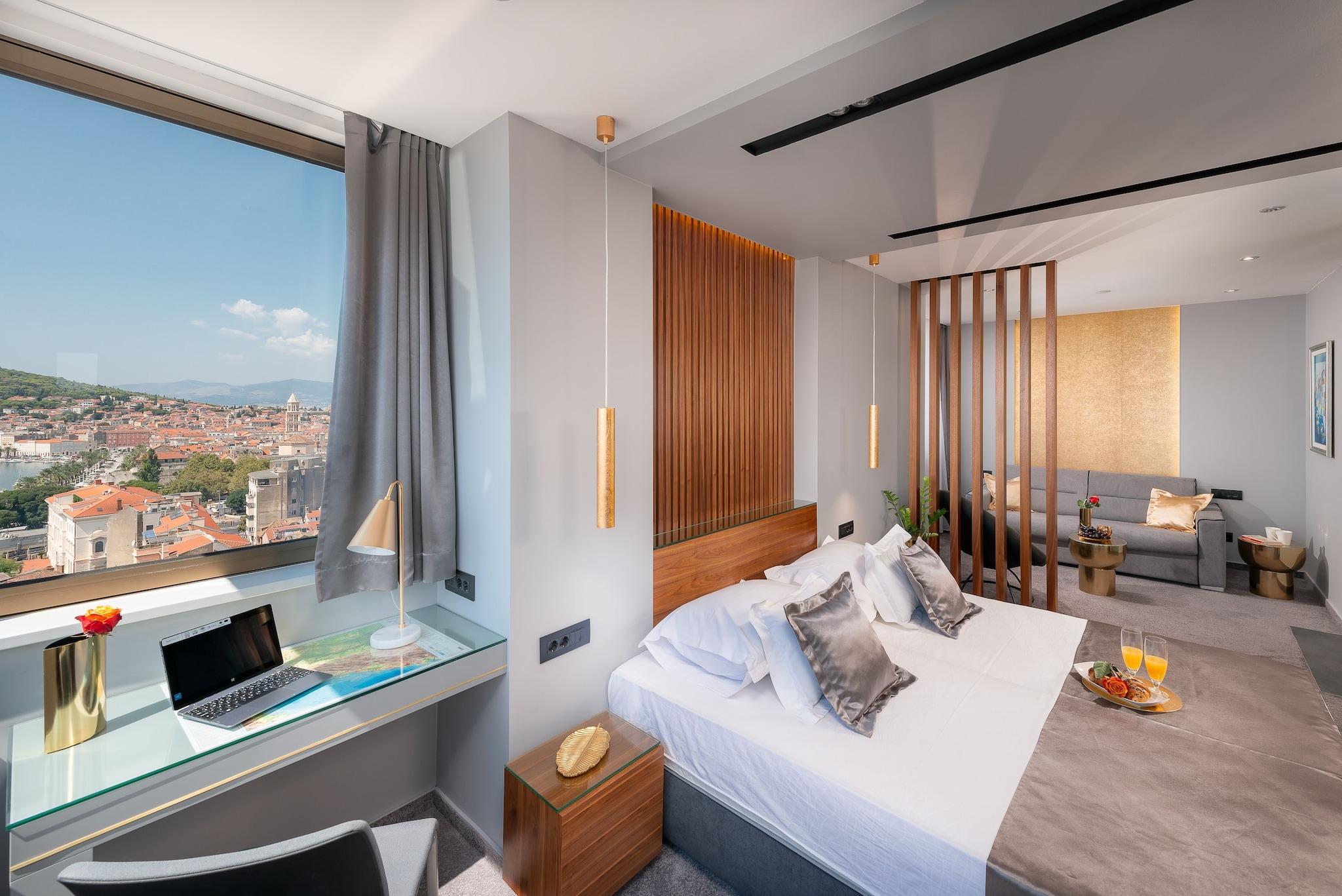 Royal Suites Sky