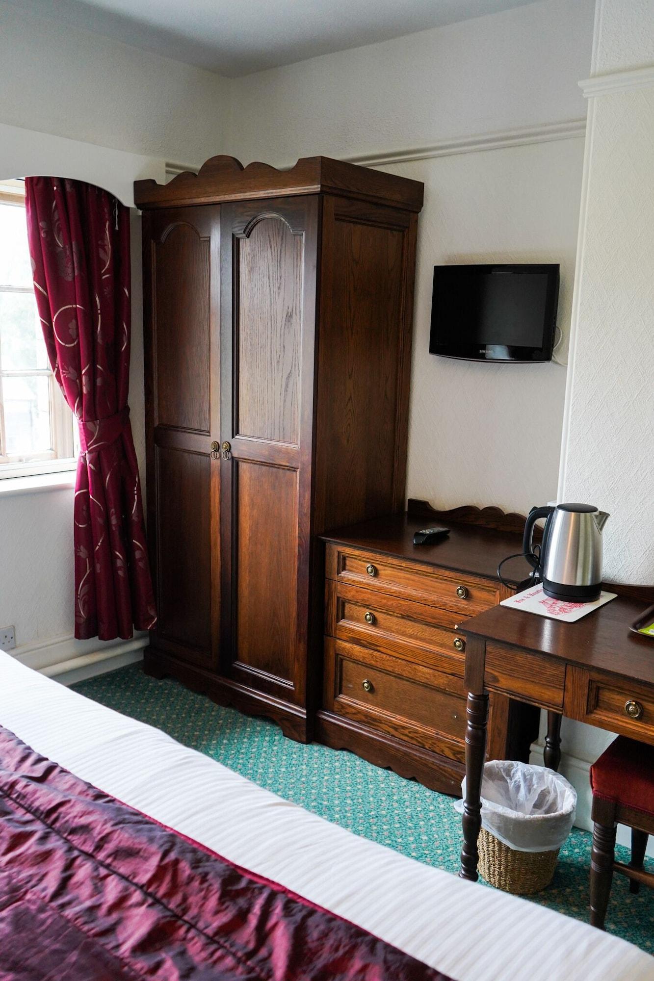 The Fox & Hounds Hotel