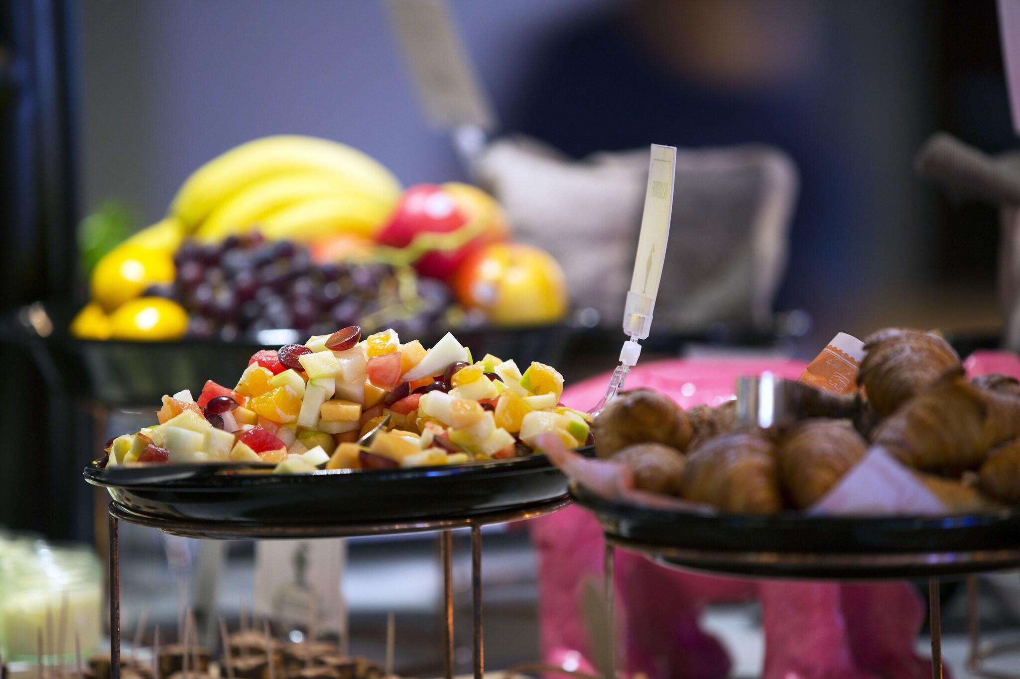 Hotel With Urban Deli by null