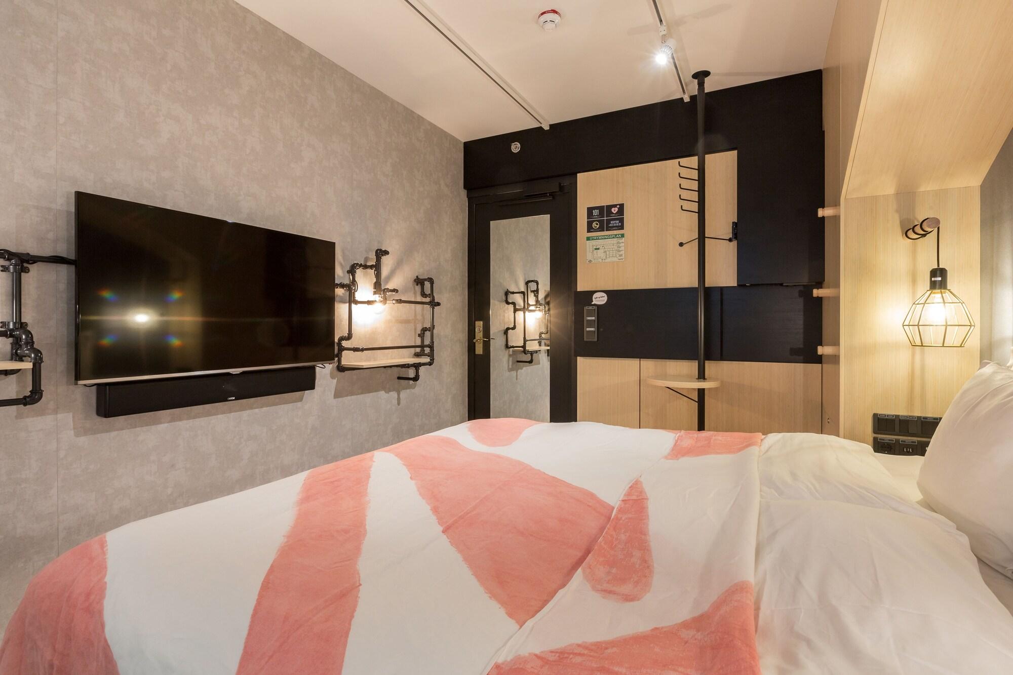 Hotel With Urban Deli by null