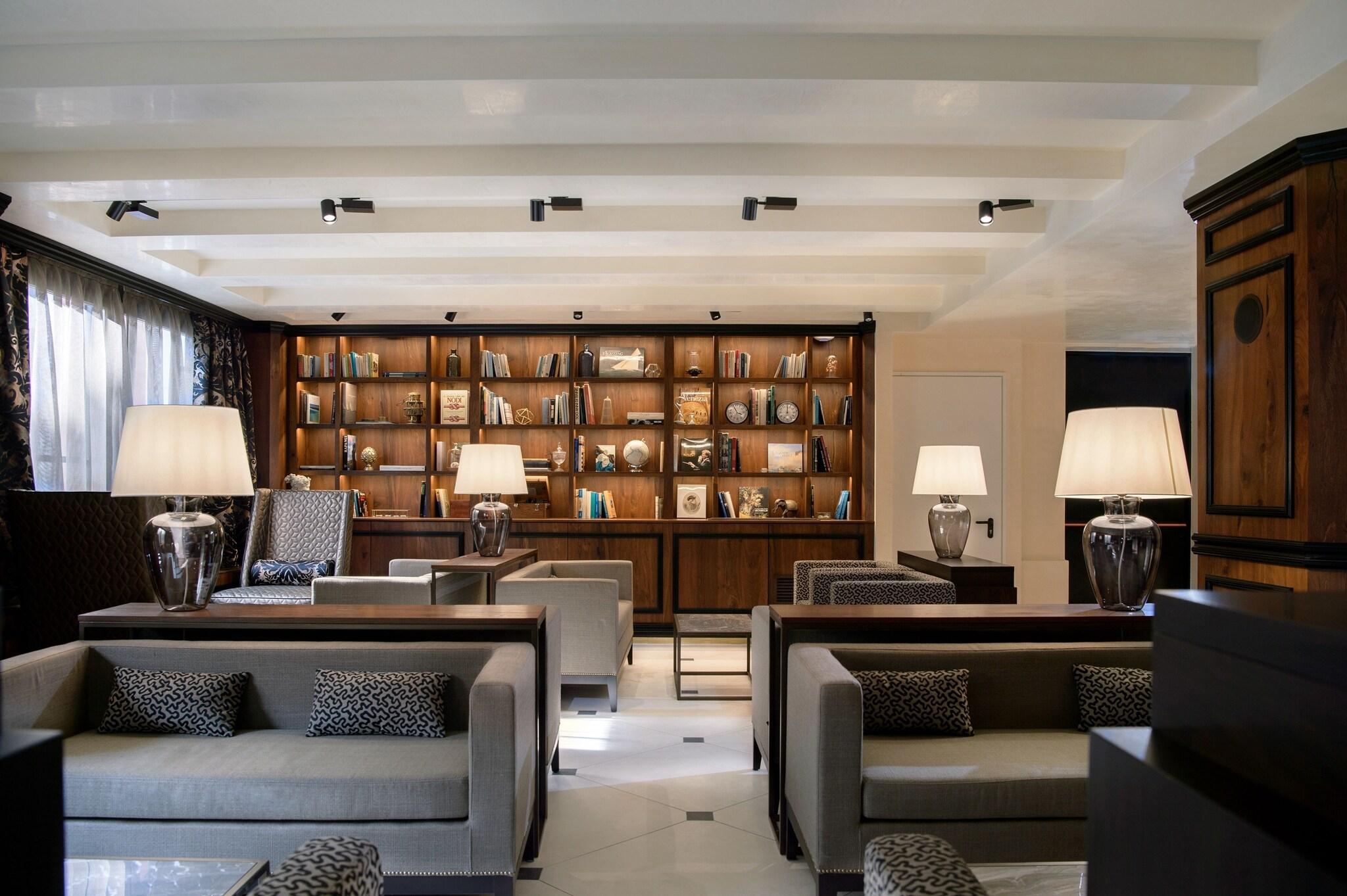 Palazzo Veneziano - Venice Collection by null
