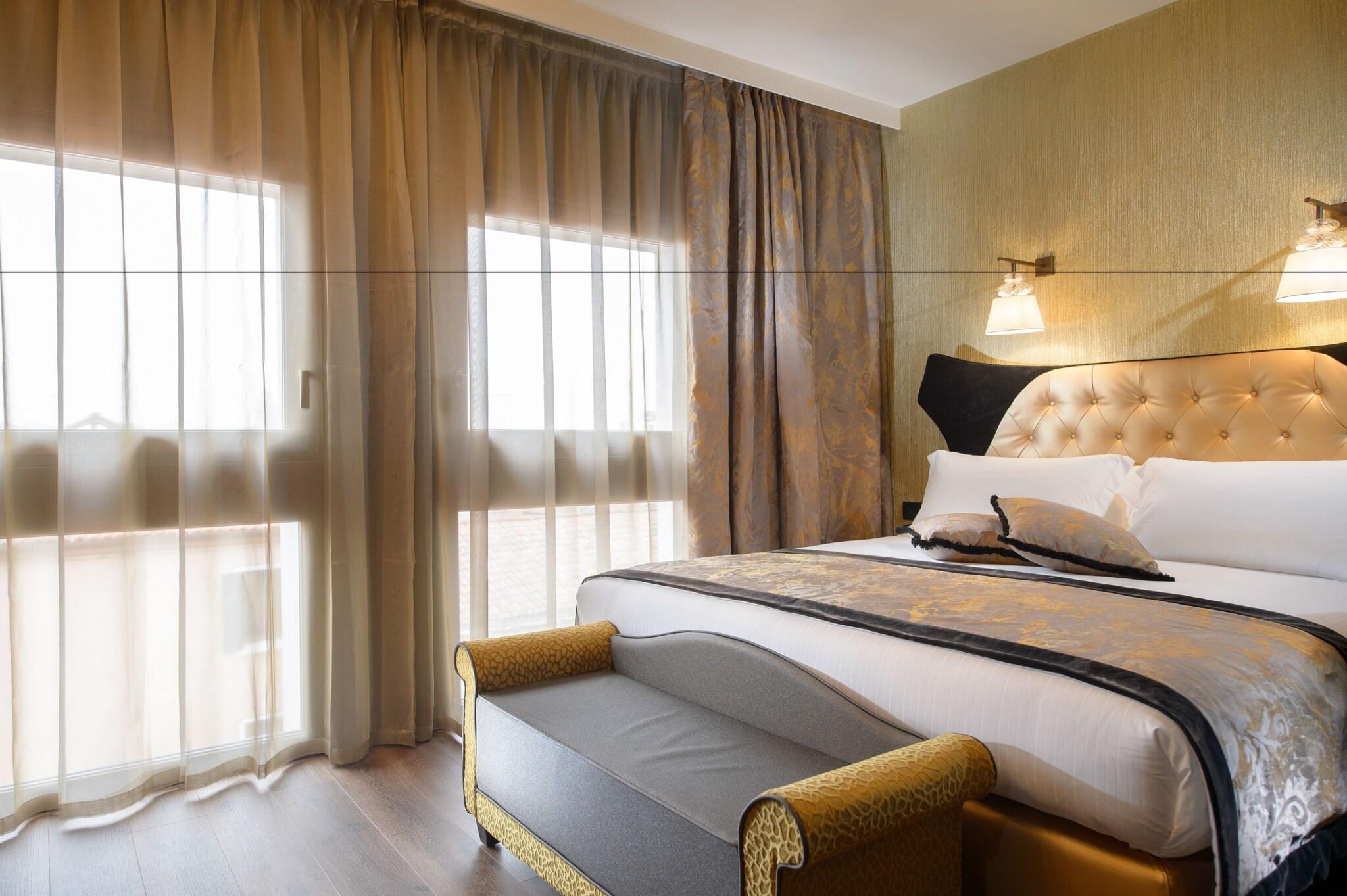 Palazzo Veneziano - Venice Collection by null