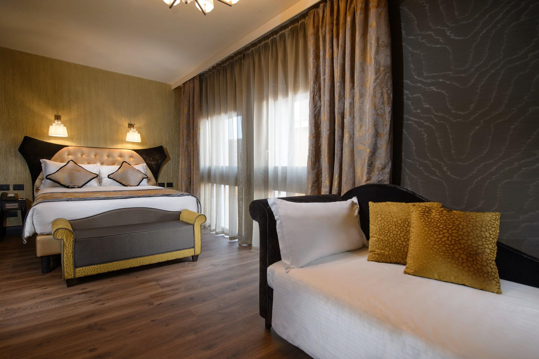 Palazzo Veneziano - Venice Collection by null