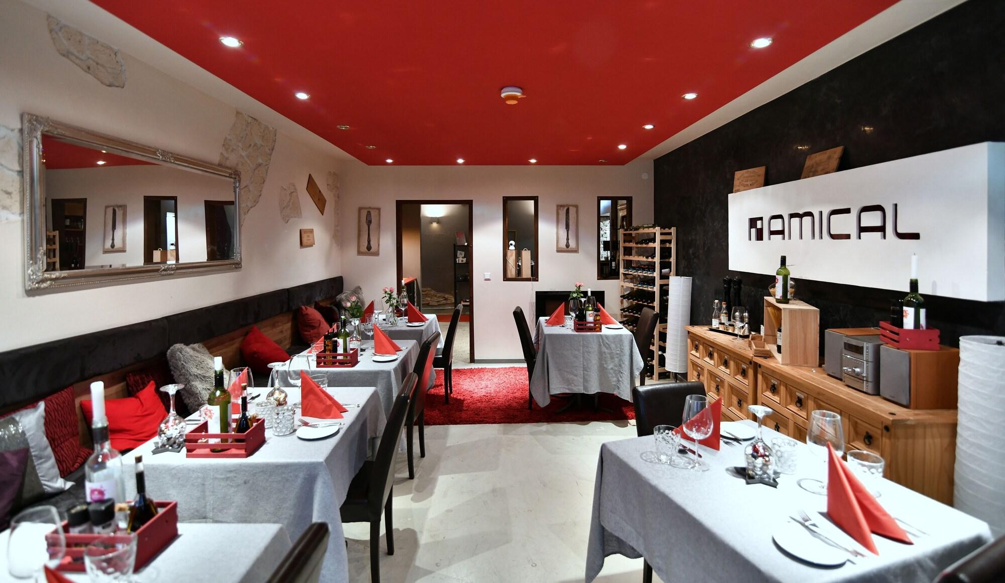 Hotel Amical