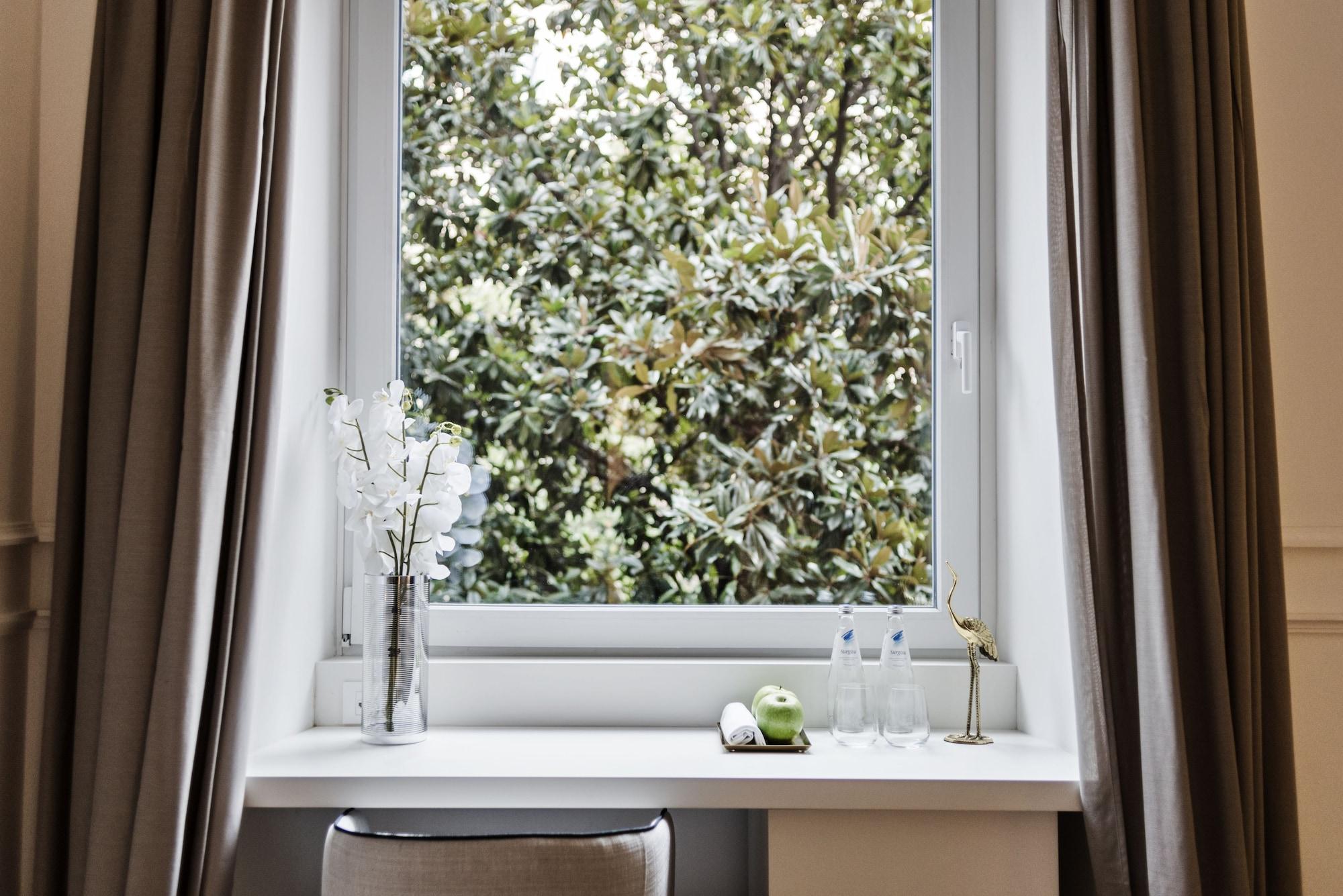 The Shire Hotel by null