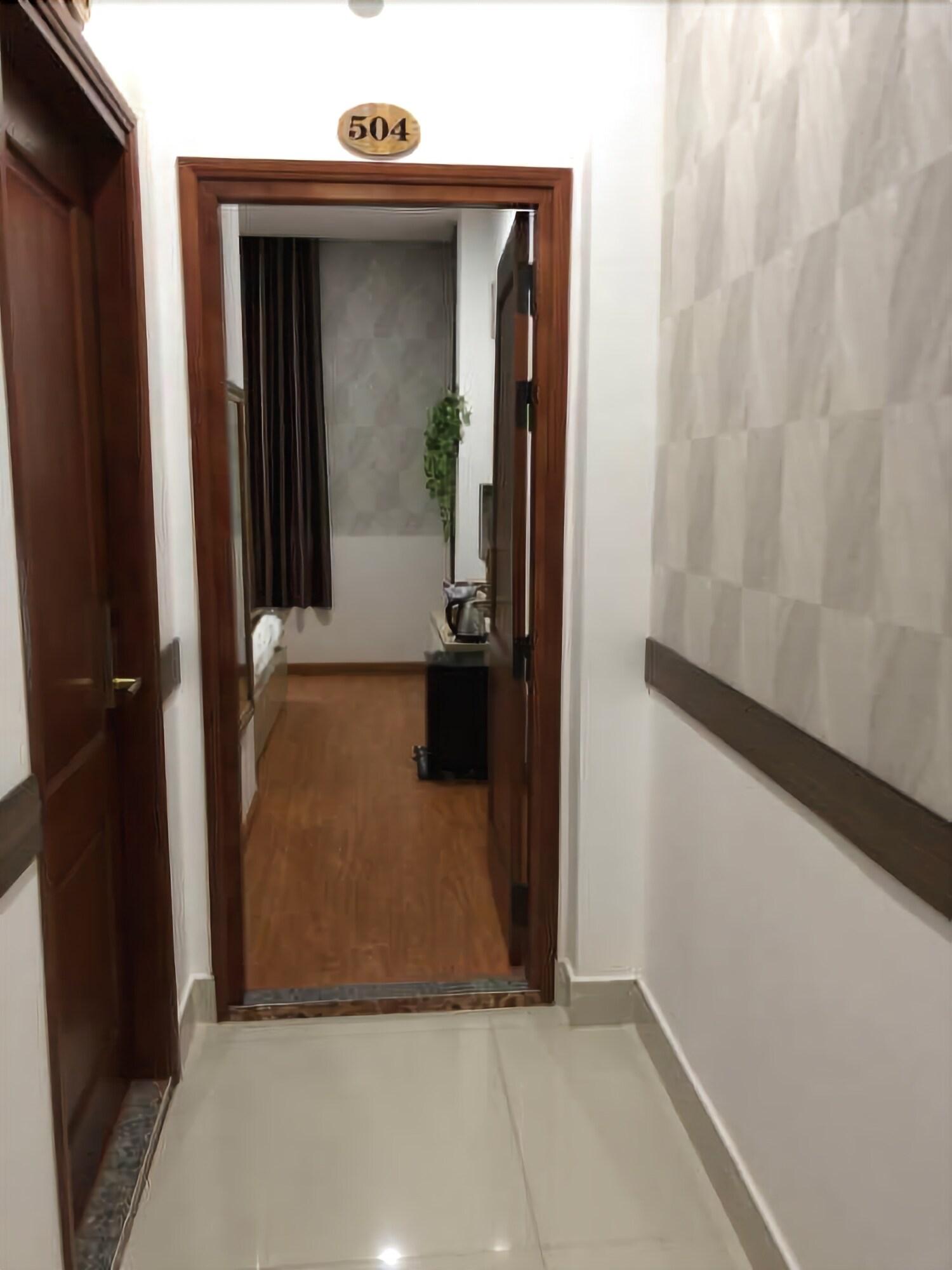 Phi Long Hotel - photo