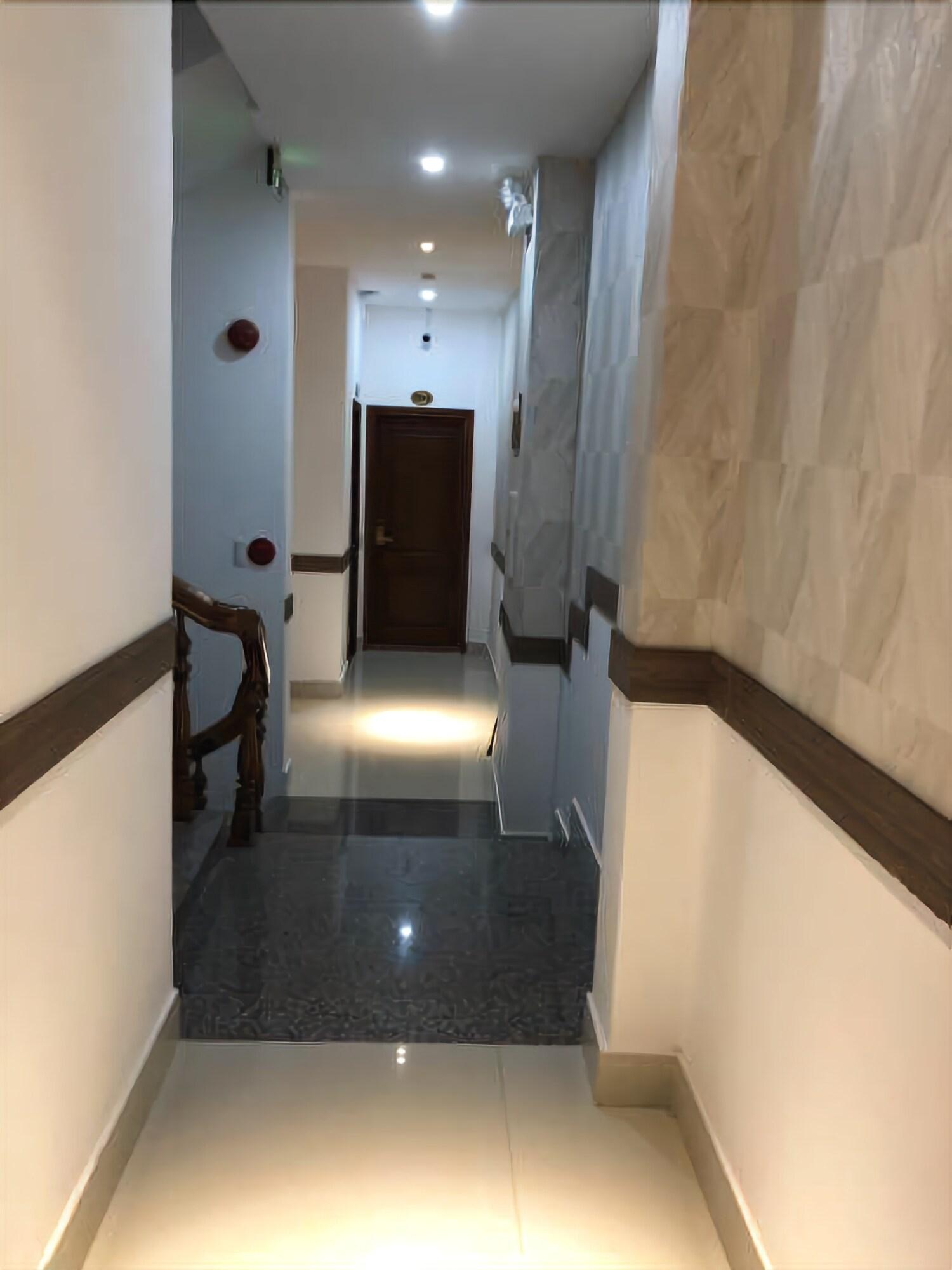 Phi Long Hotel - photo