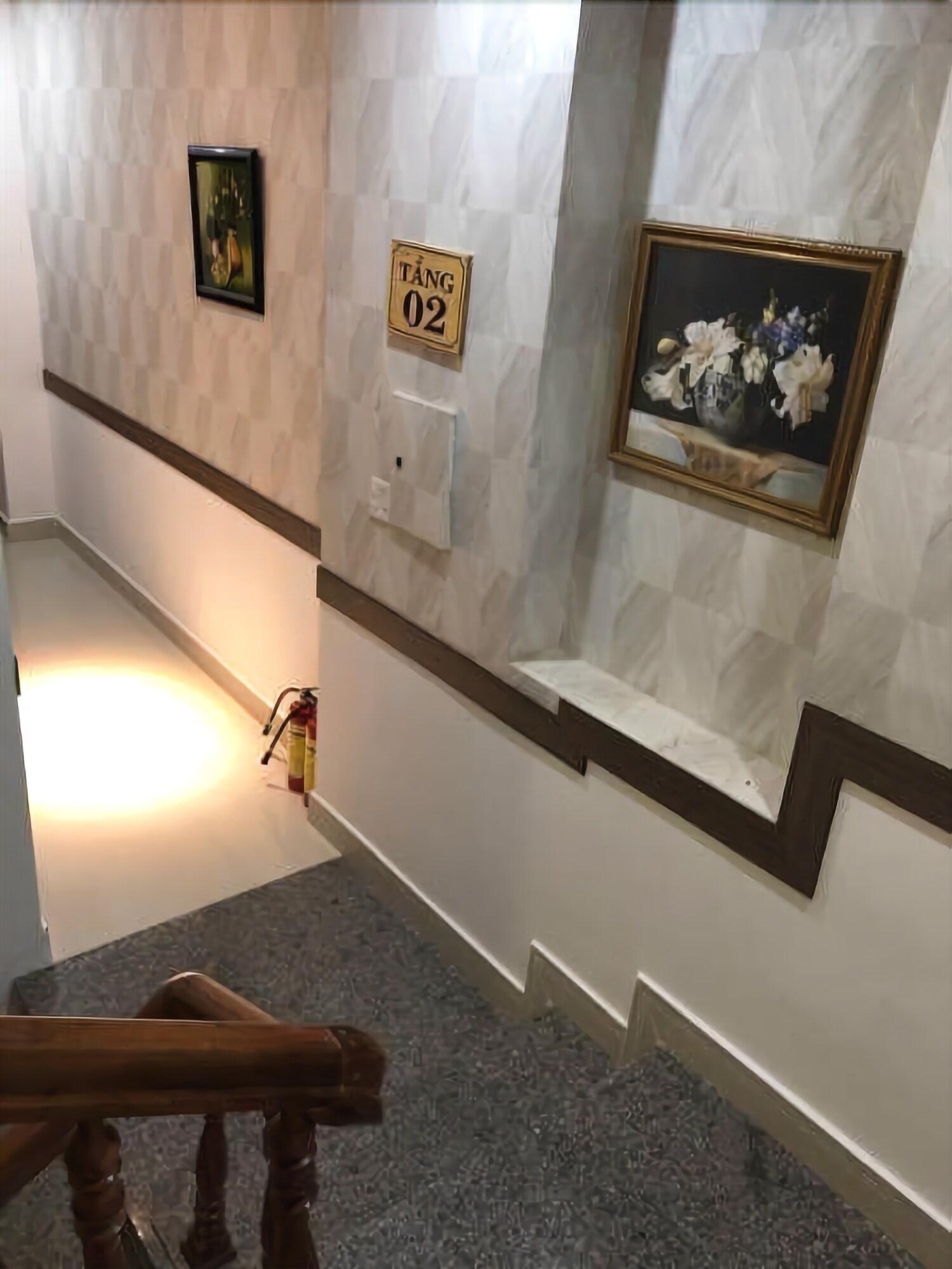 Phi Long Hotel - photo