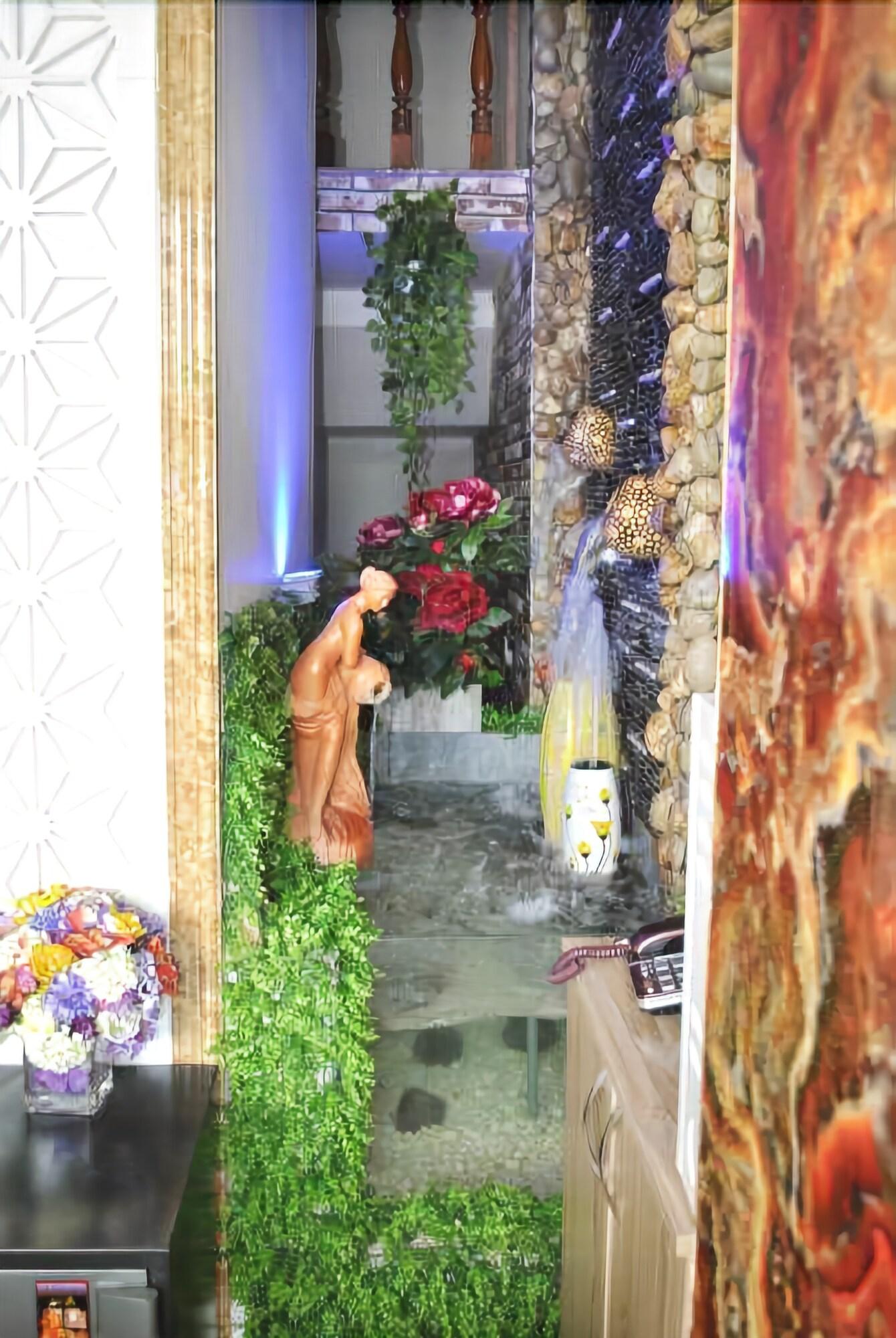 Phi Long Hotel - photo