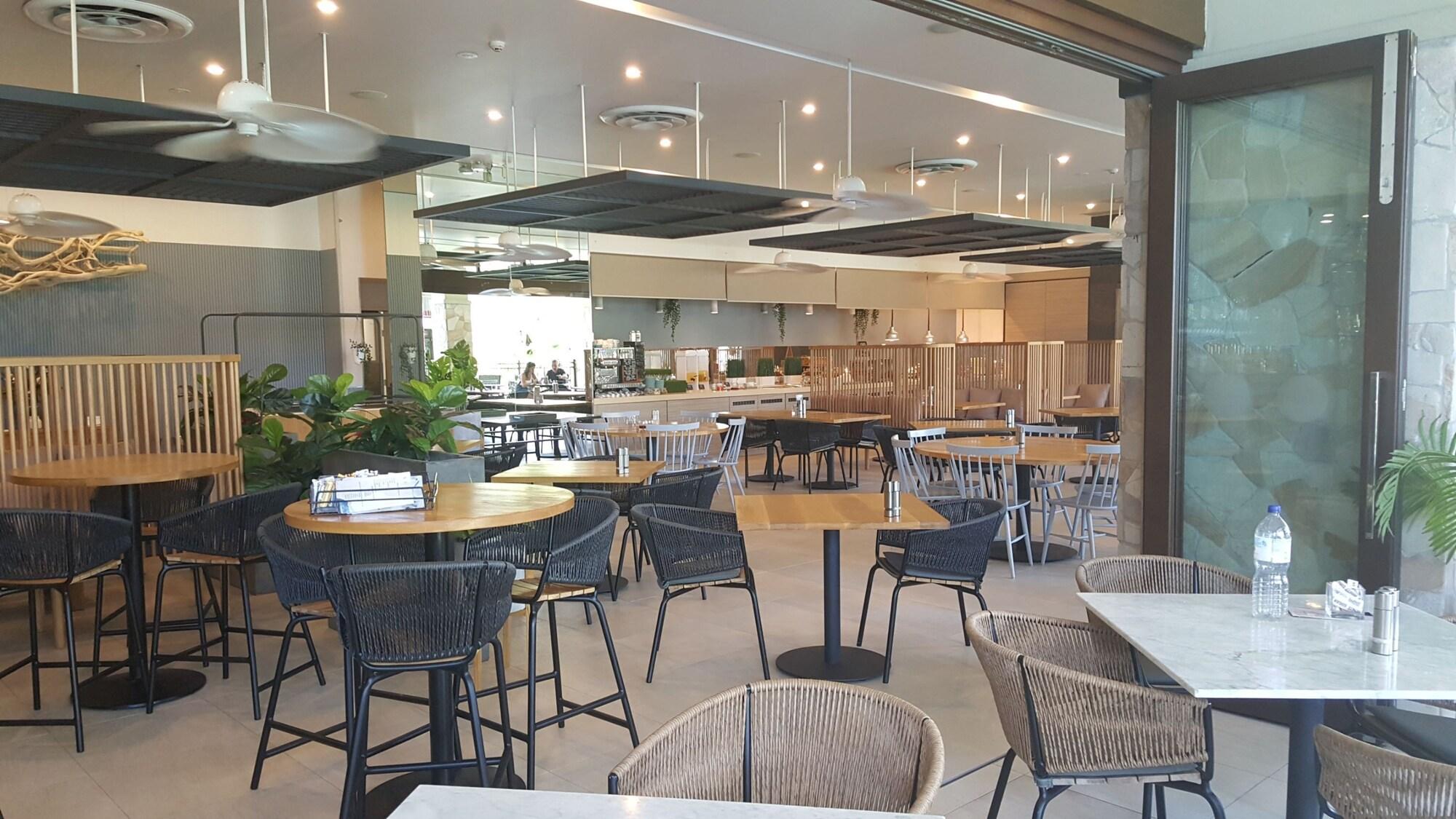 Sea Temple Port Douglas Luxury Penthouses - Swim O