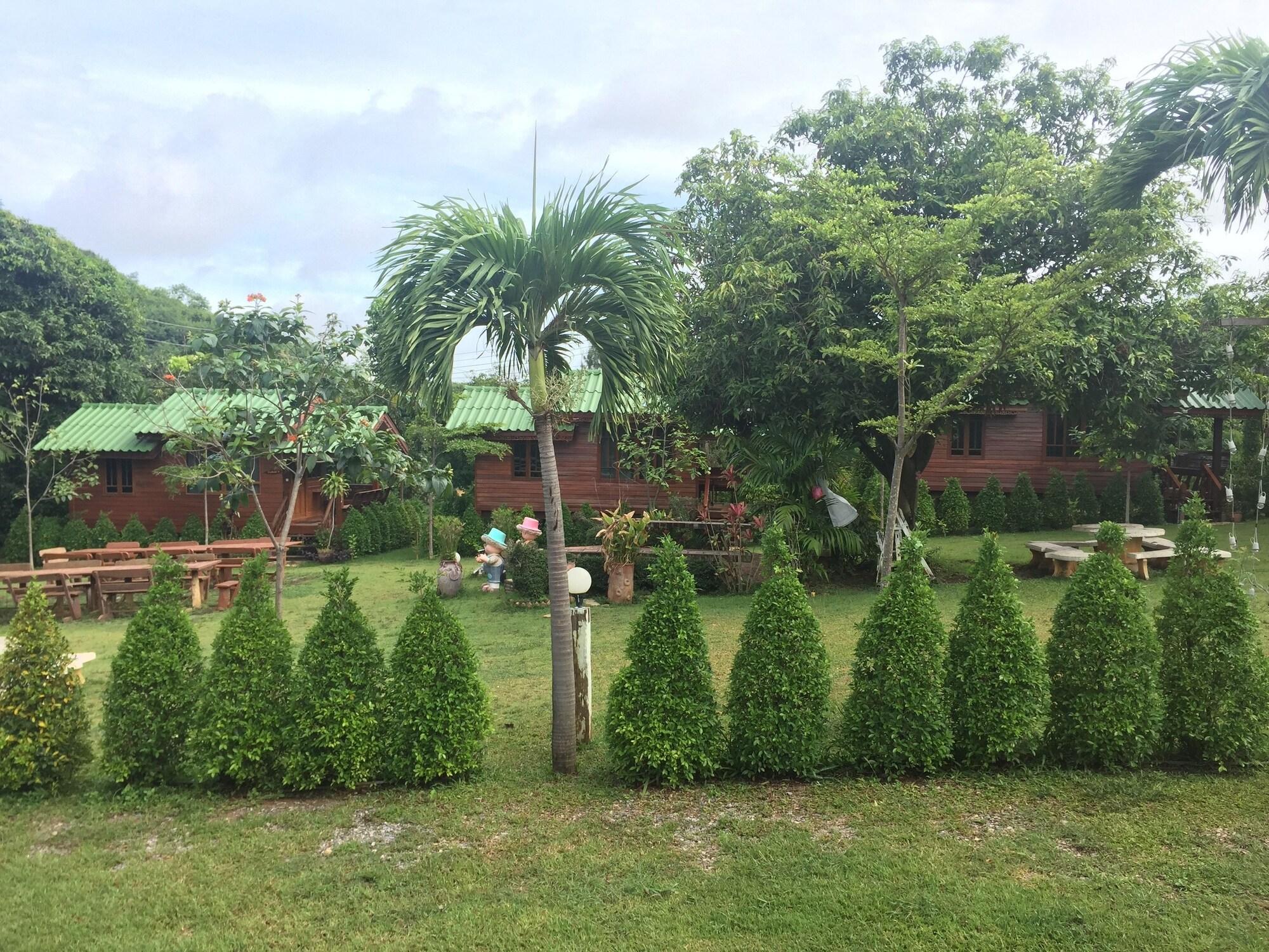 Baan Ing Khao Resort