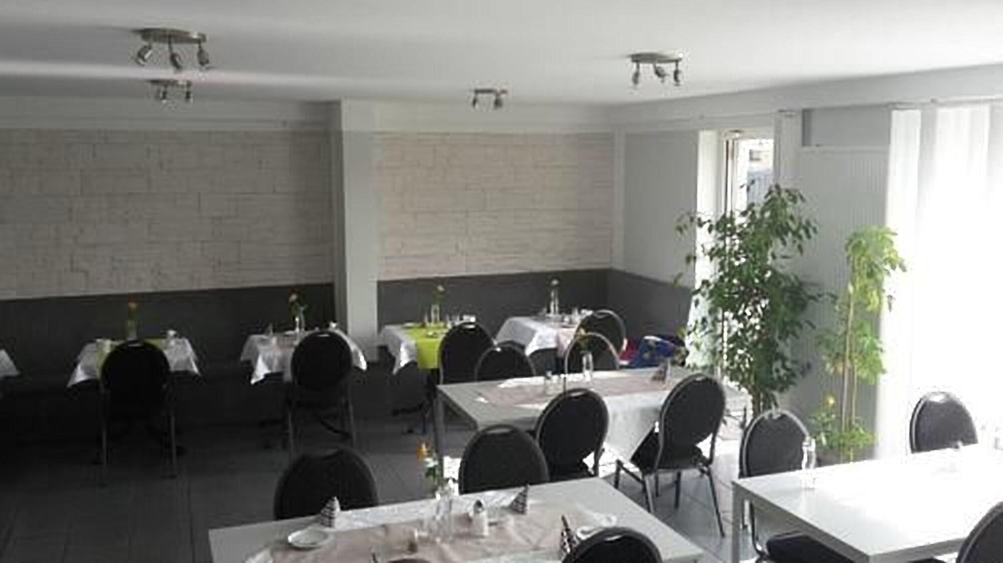 Hotel Cafe Galerie