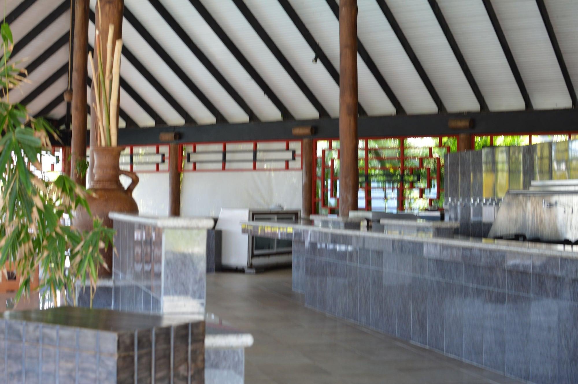 Lifestyle Royal Suites