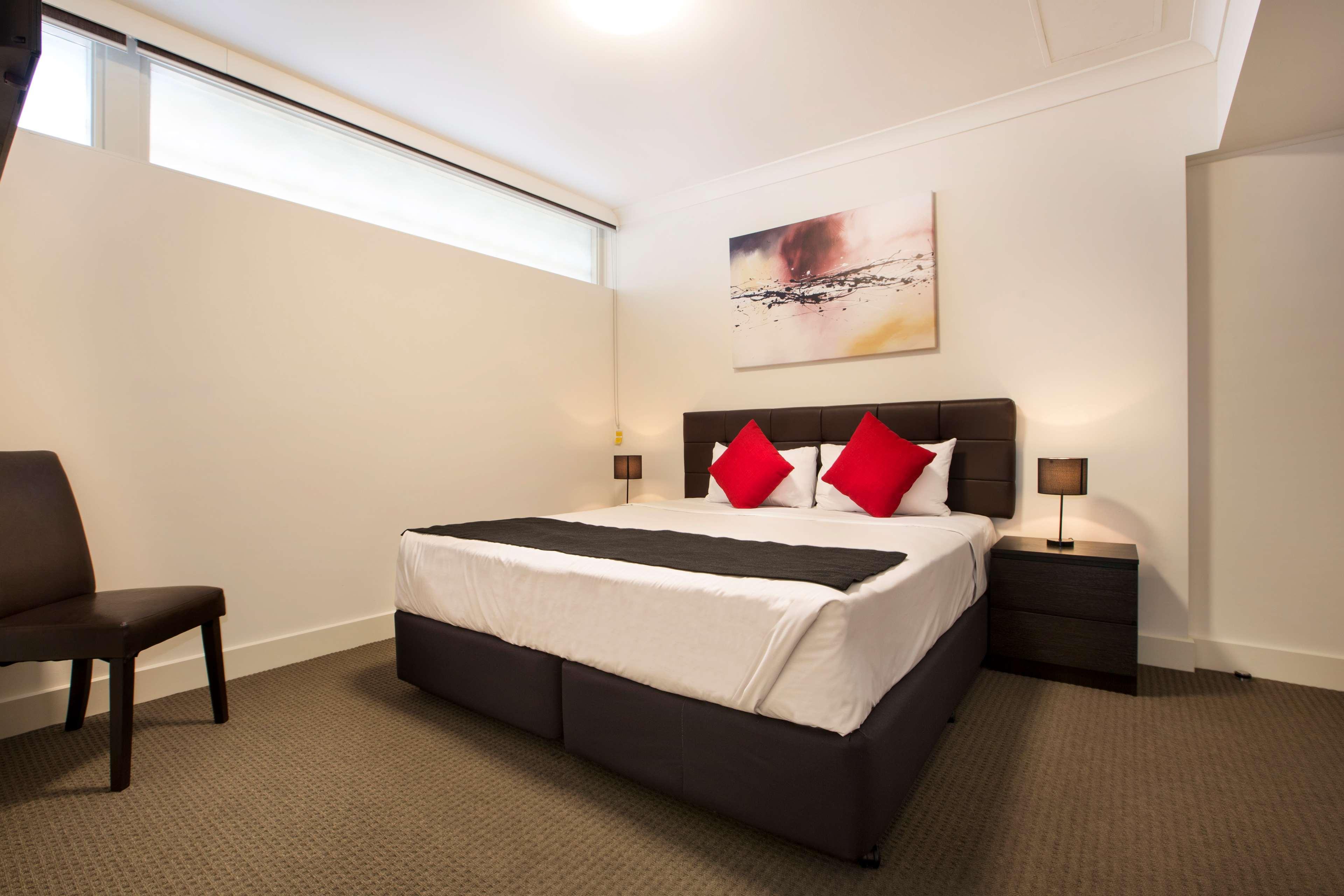 Enfield Hotel by null
