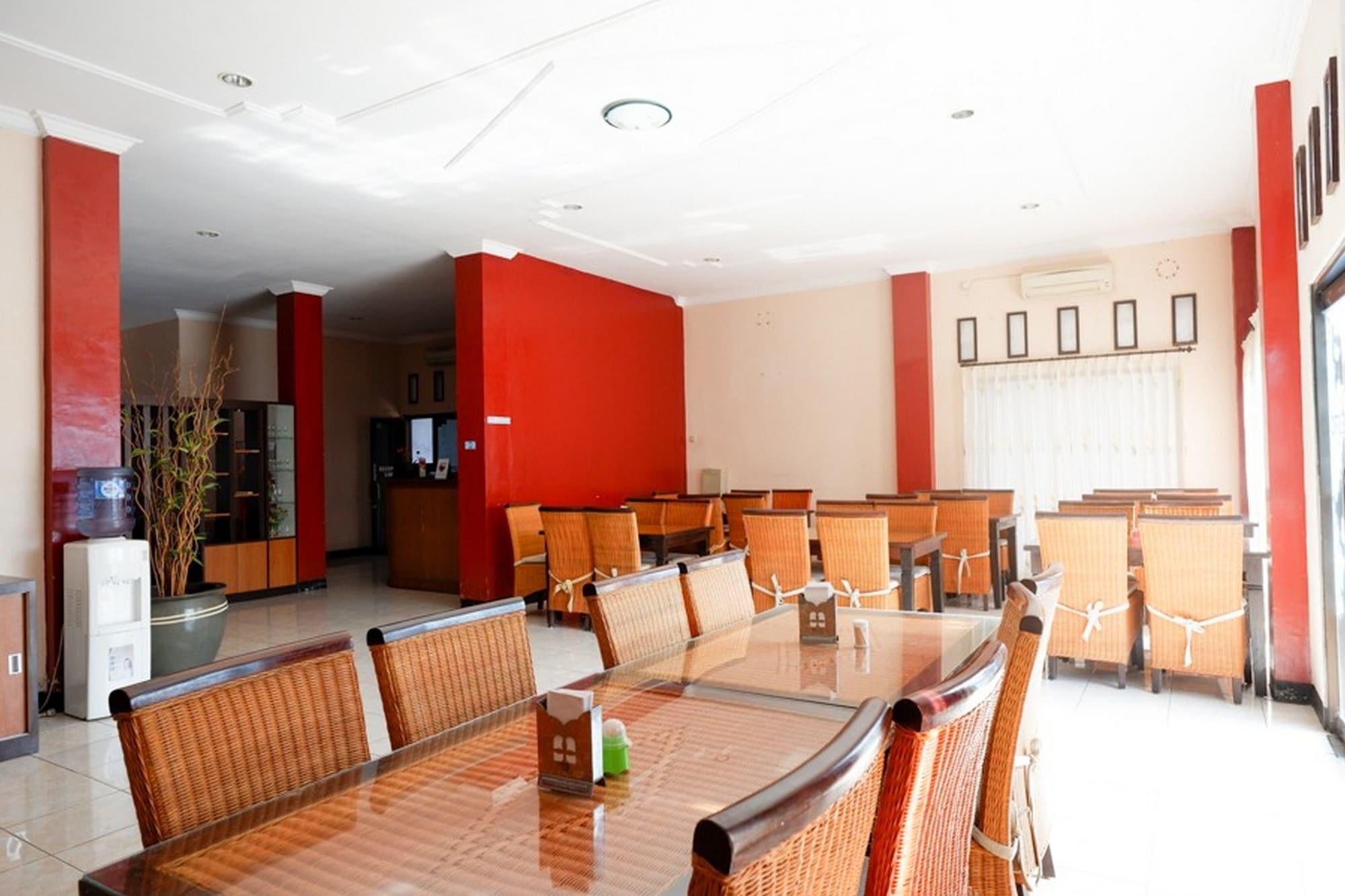 Formerly Reddoorz Plus Near Stadion Wijaya Kusuma