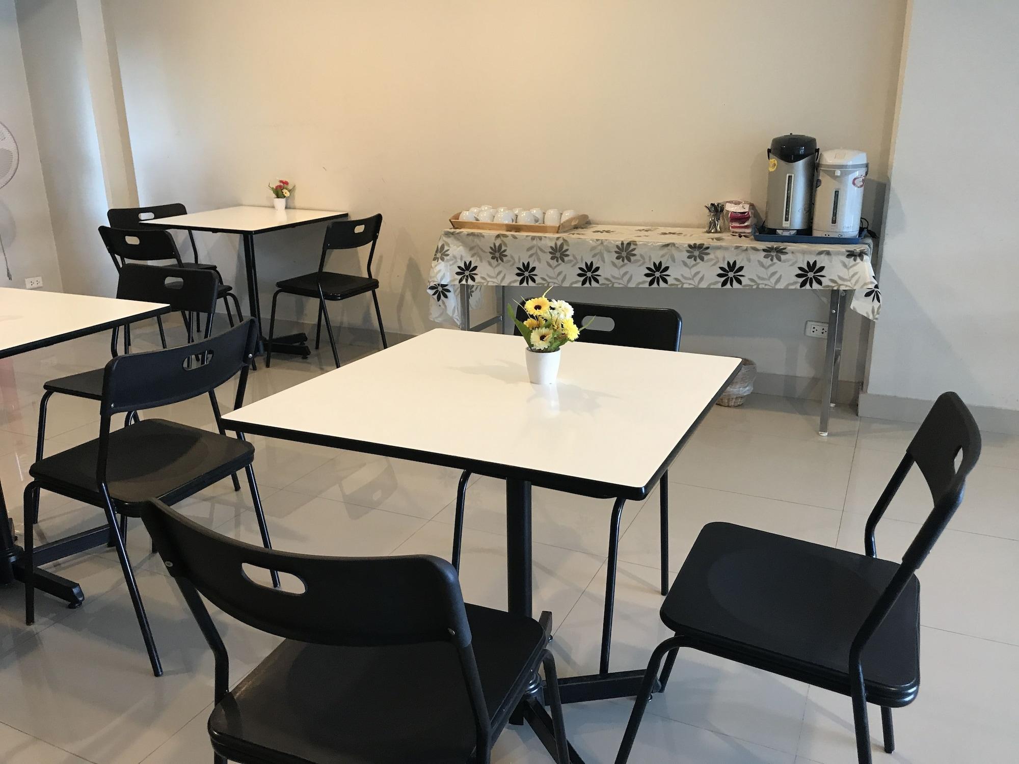 Ploen Ploen Residence