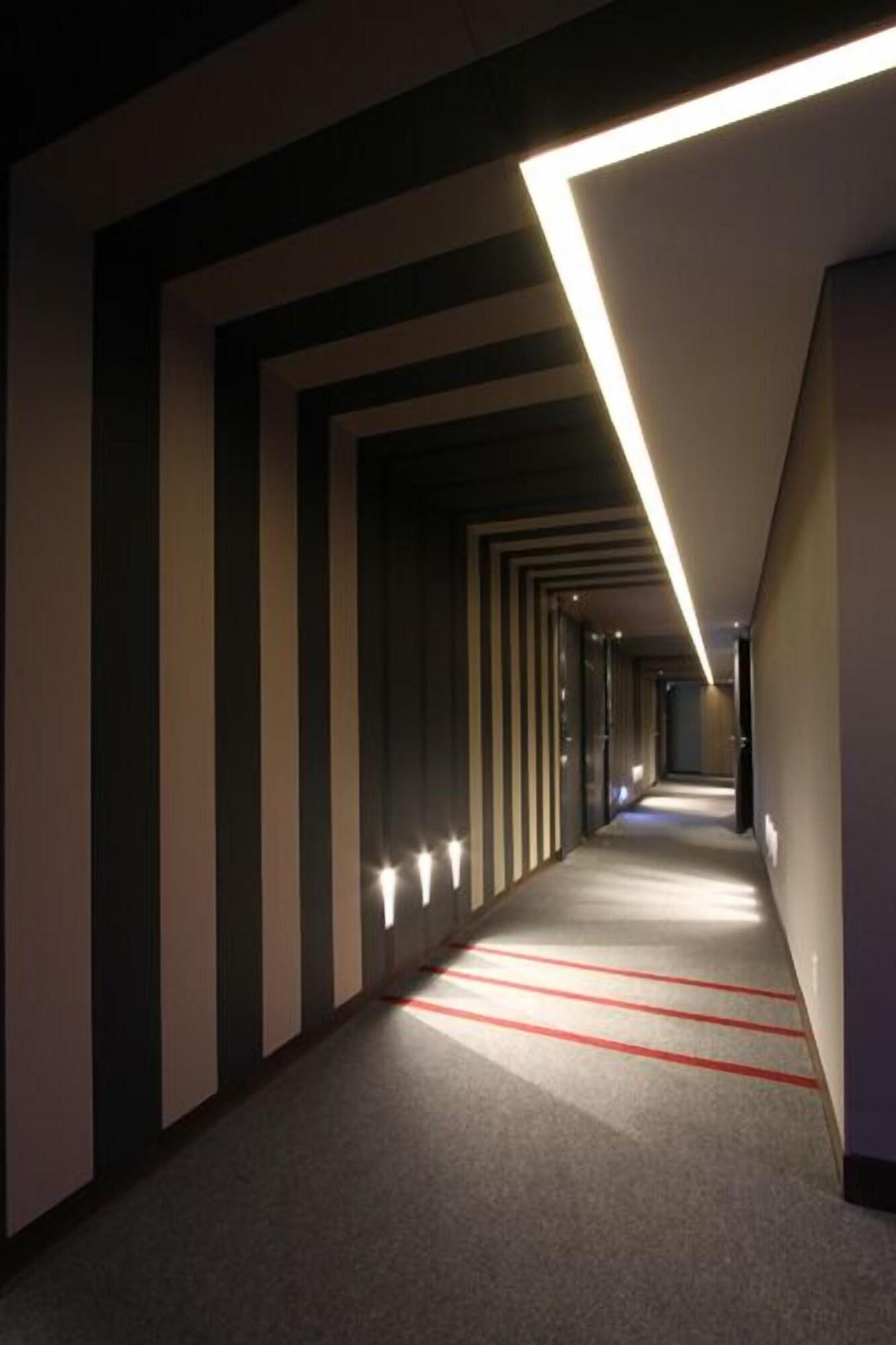 Valentine Hotel