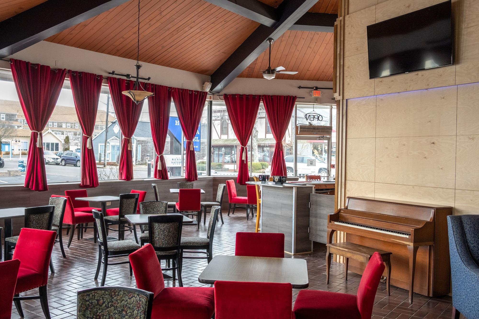 Hyannis Plaza Hotel
