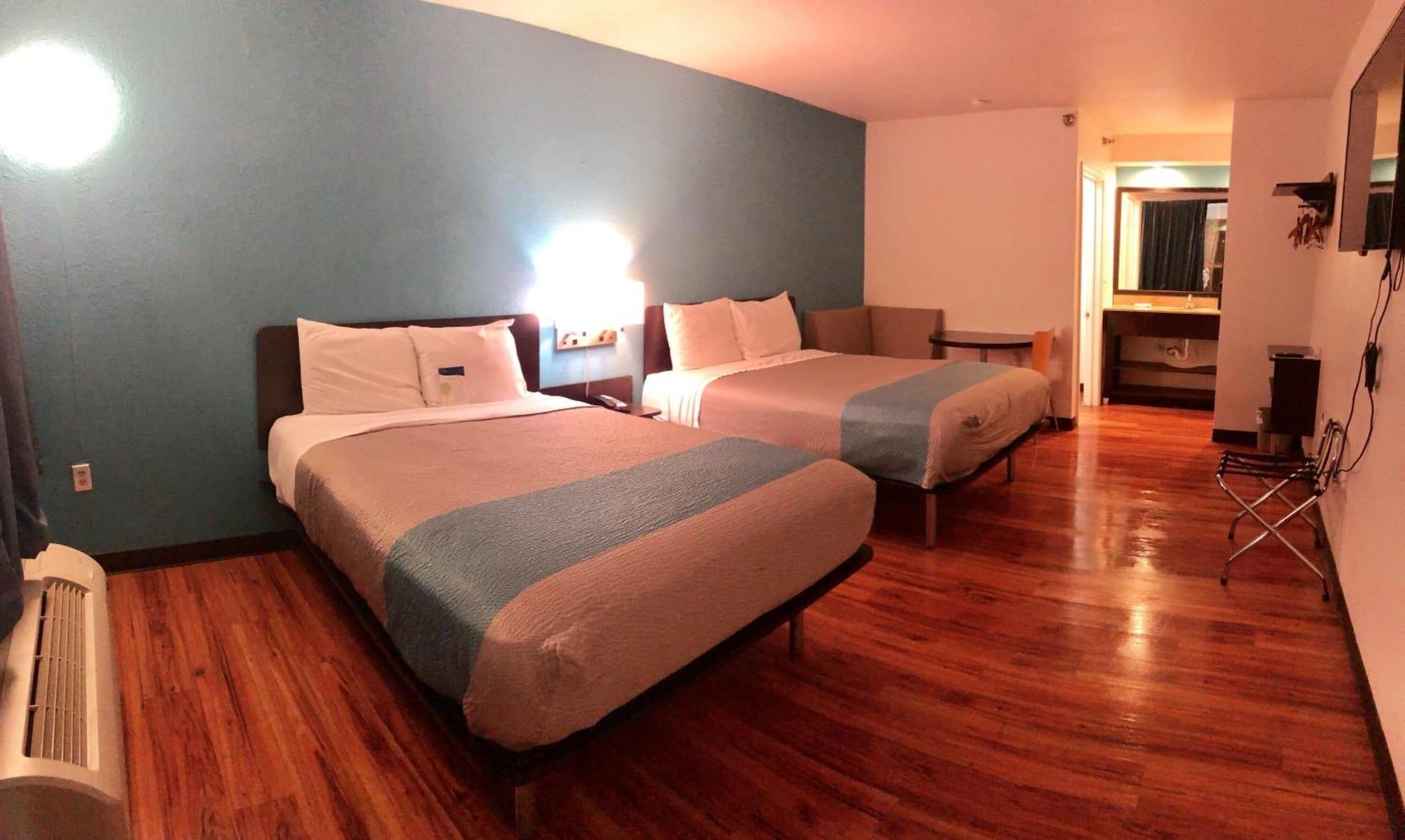 Motel 6 Nashville, TN - Airport