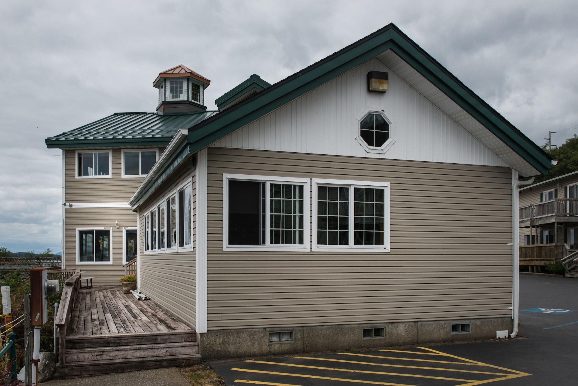 The Ketch Inn & Marina - rebranded from Edgewater Inn by null