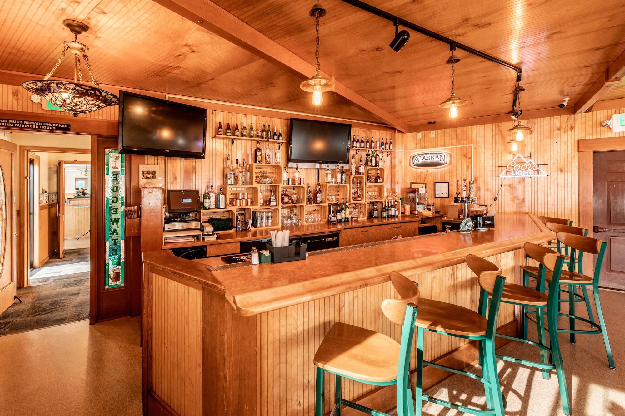 The Ketch Inn & Marina - rebranded from Edgewater Inn by null