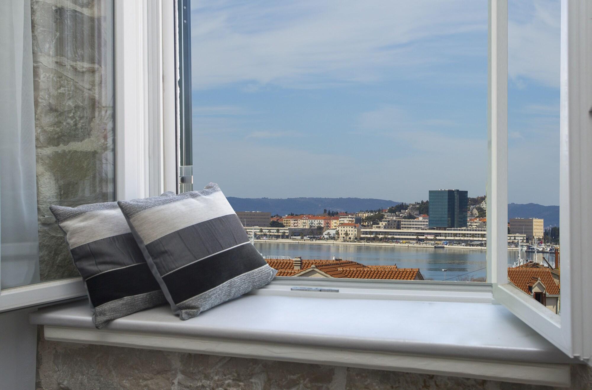 Authentic Luxury Rooms - фото