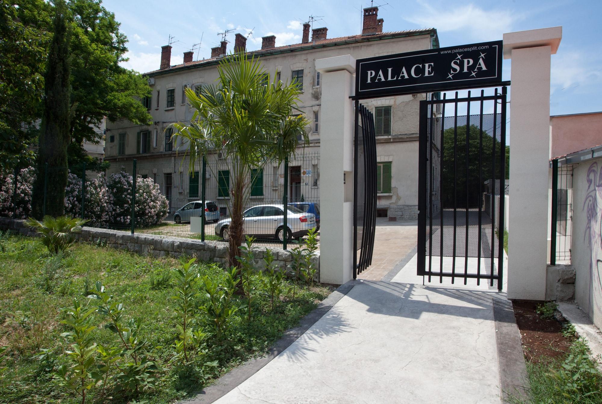 Authentic Luxury Rooms - фото