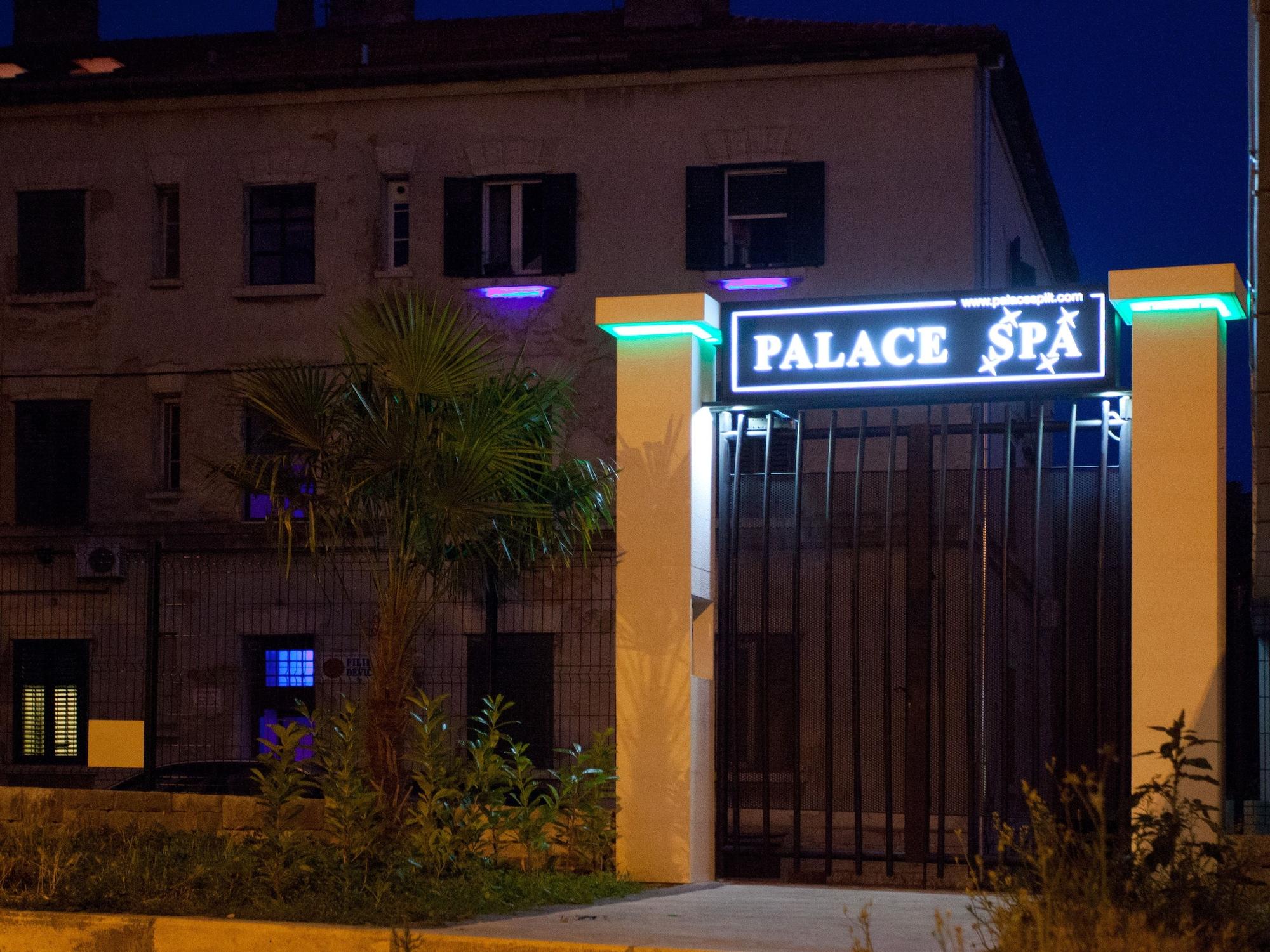 Authentic Luxury Rooms - фото