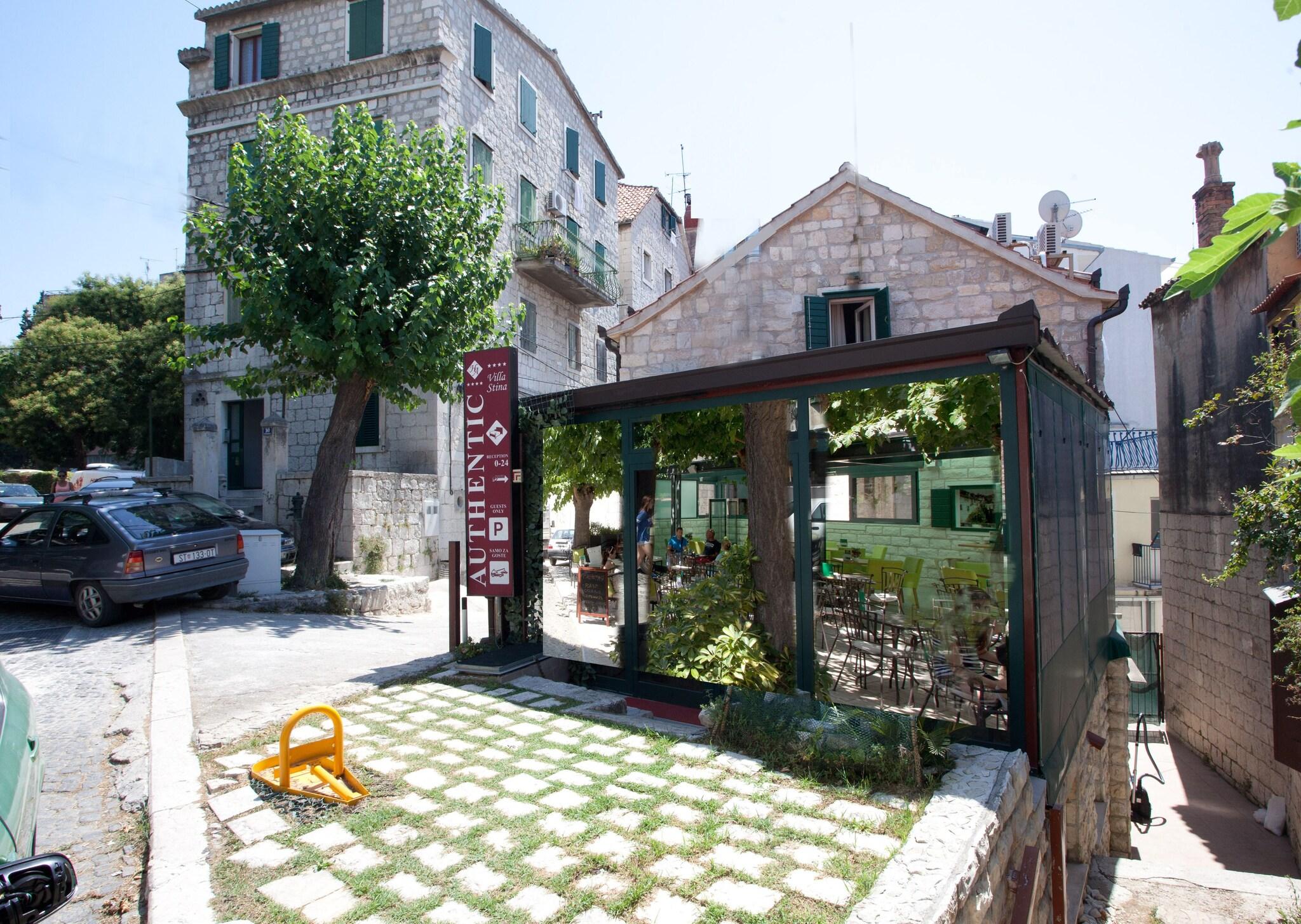 Authentic Luxury Rooms - фото