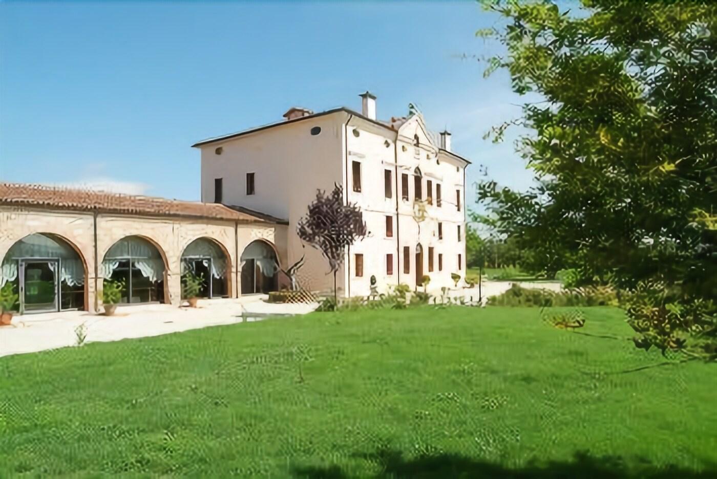 Villa Bongiovanni image
