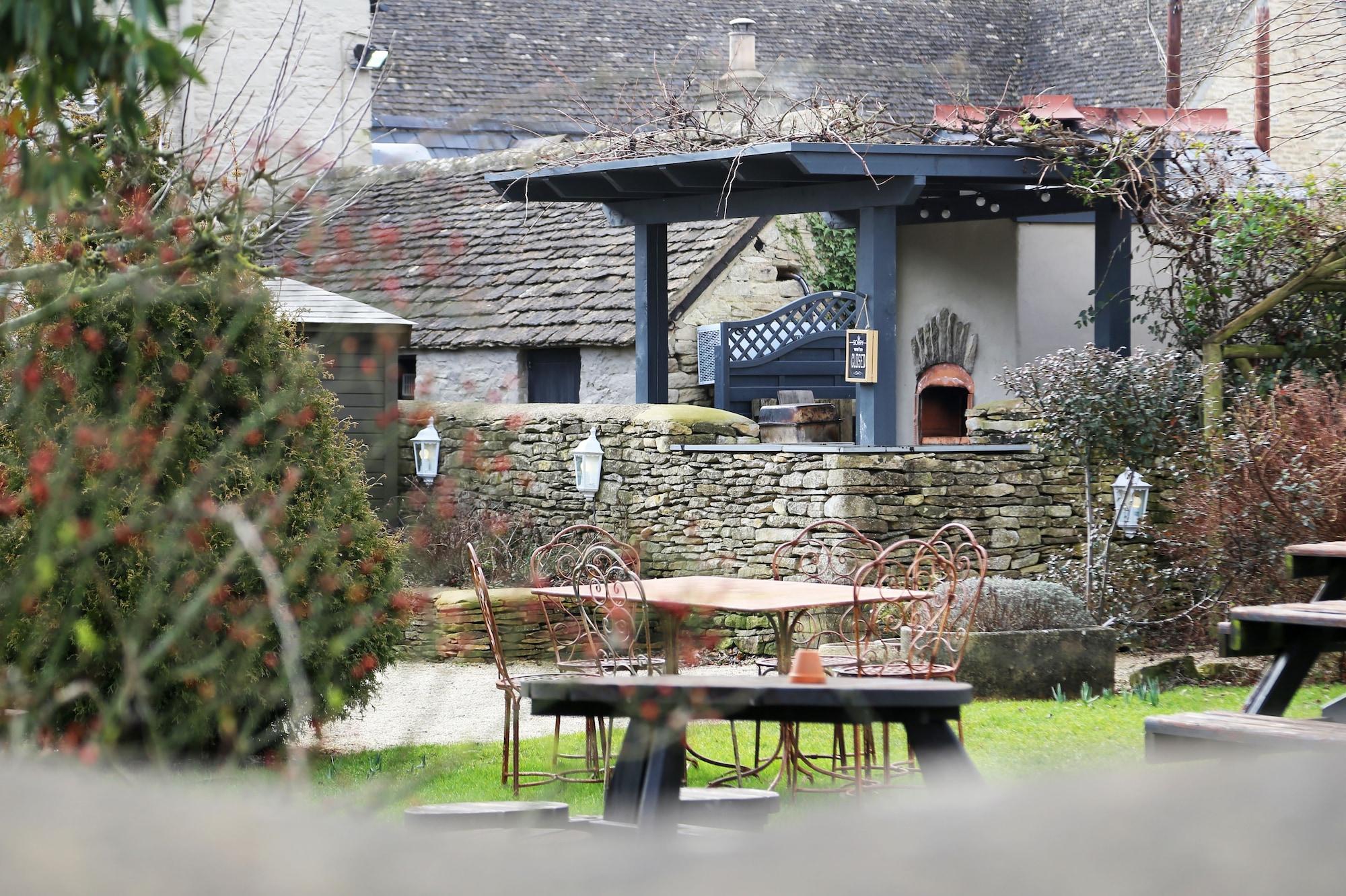 The Kings Arms by null