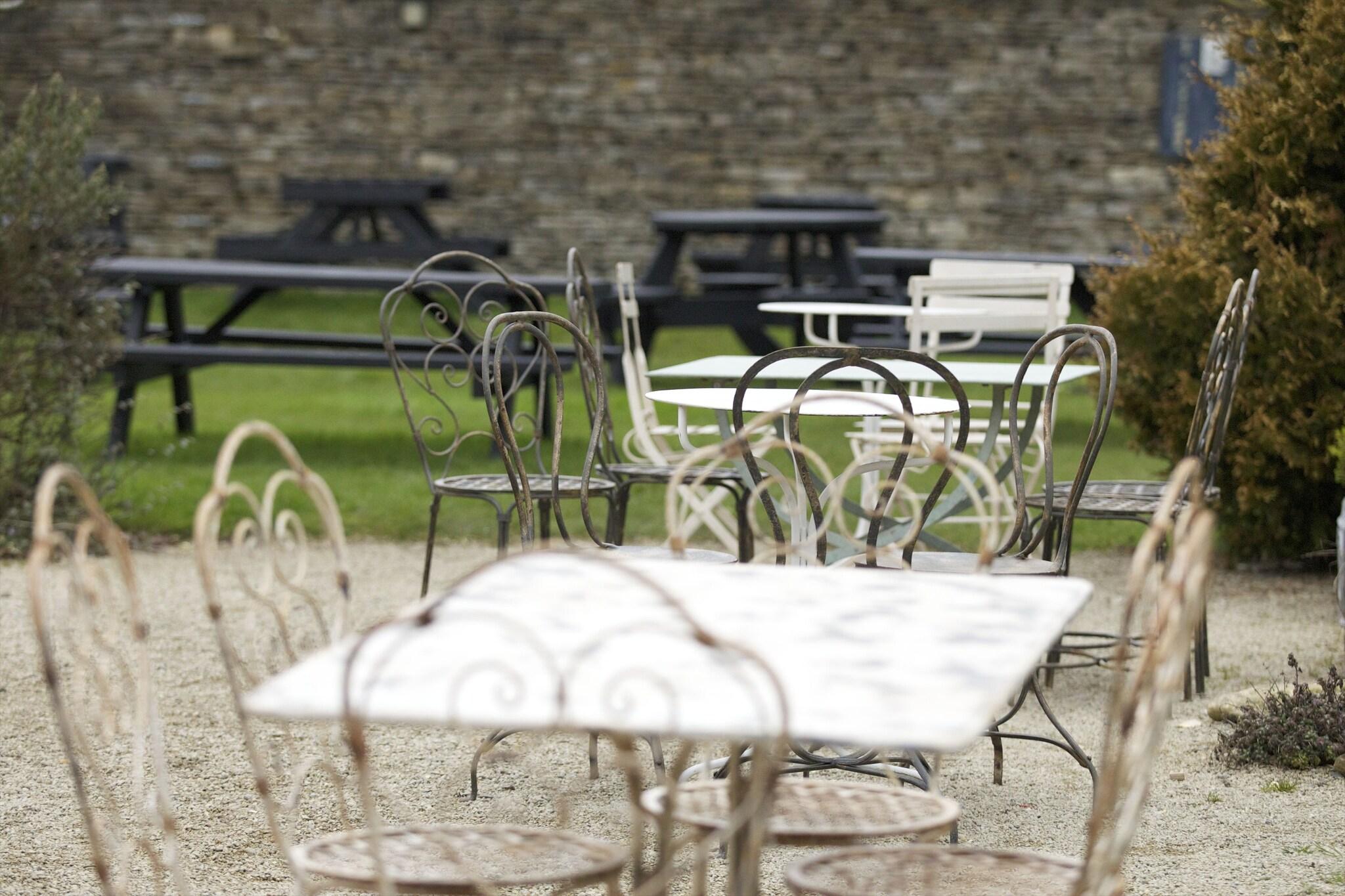 The Kings Arms by null