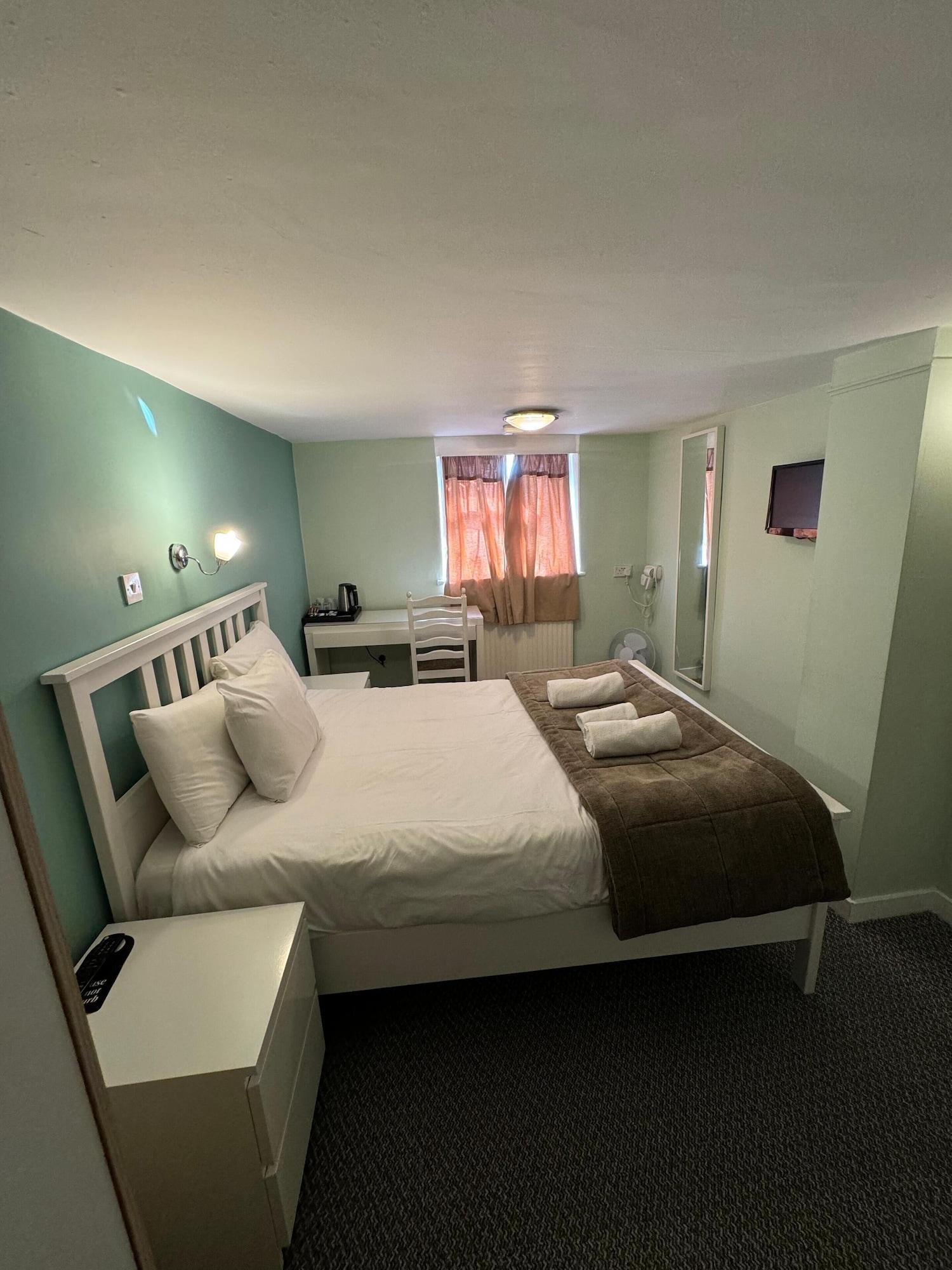 The George Hotel