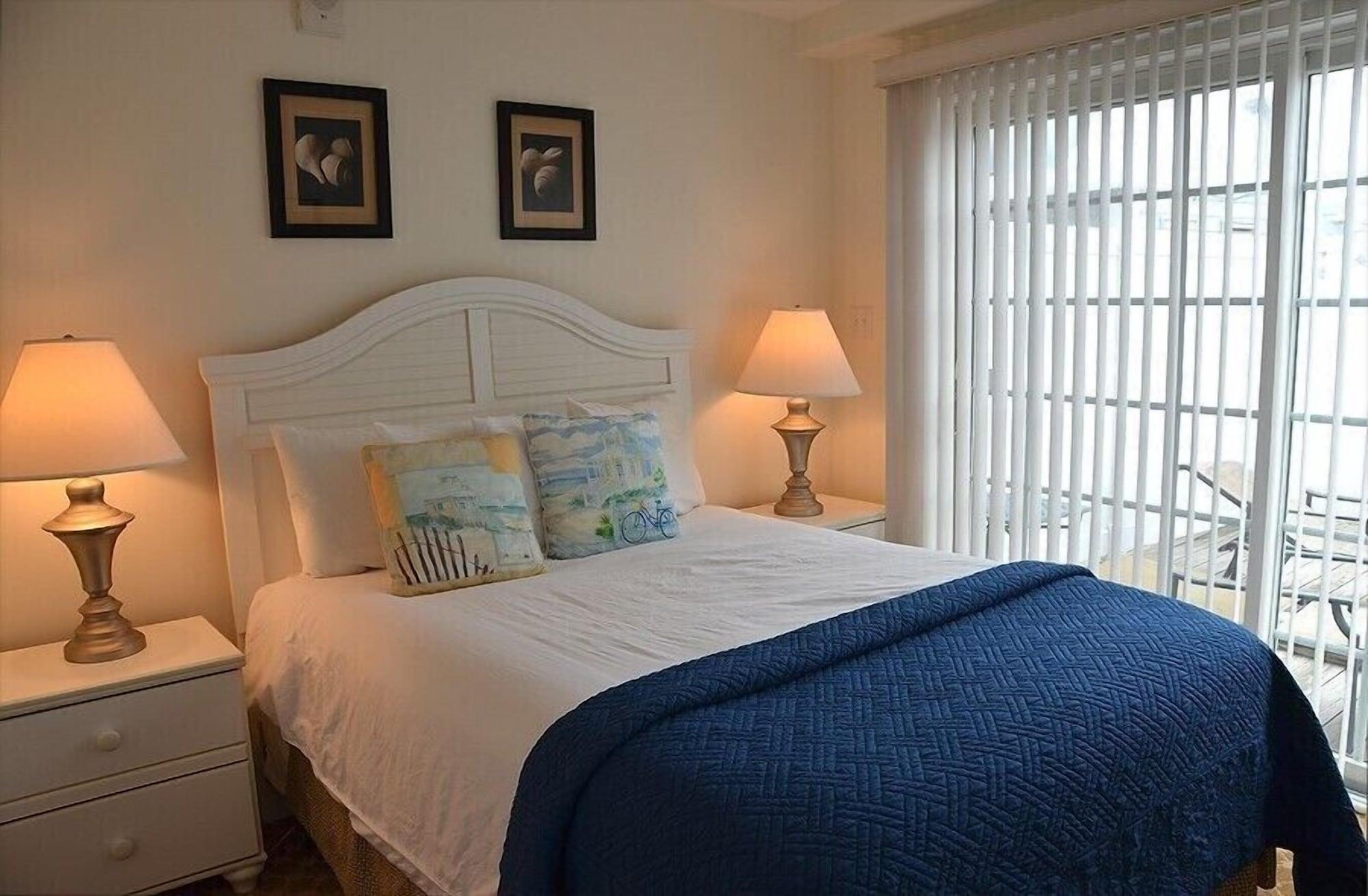 The Flanders Hotel by null