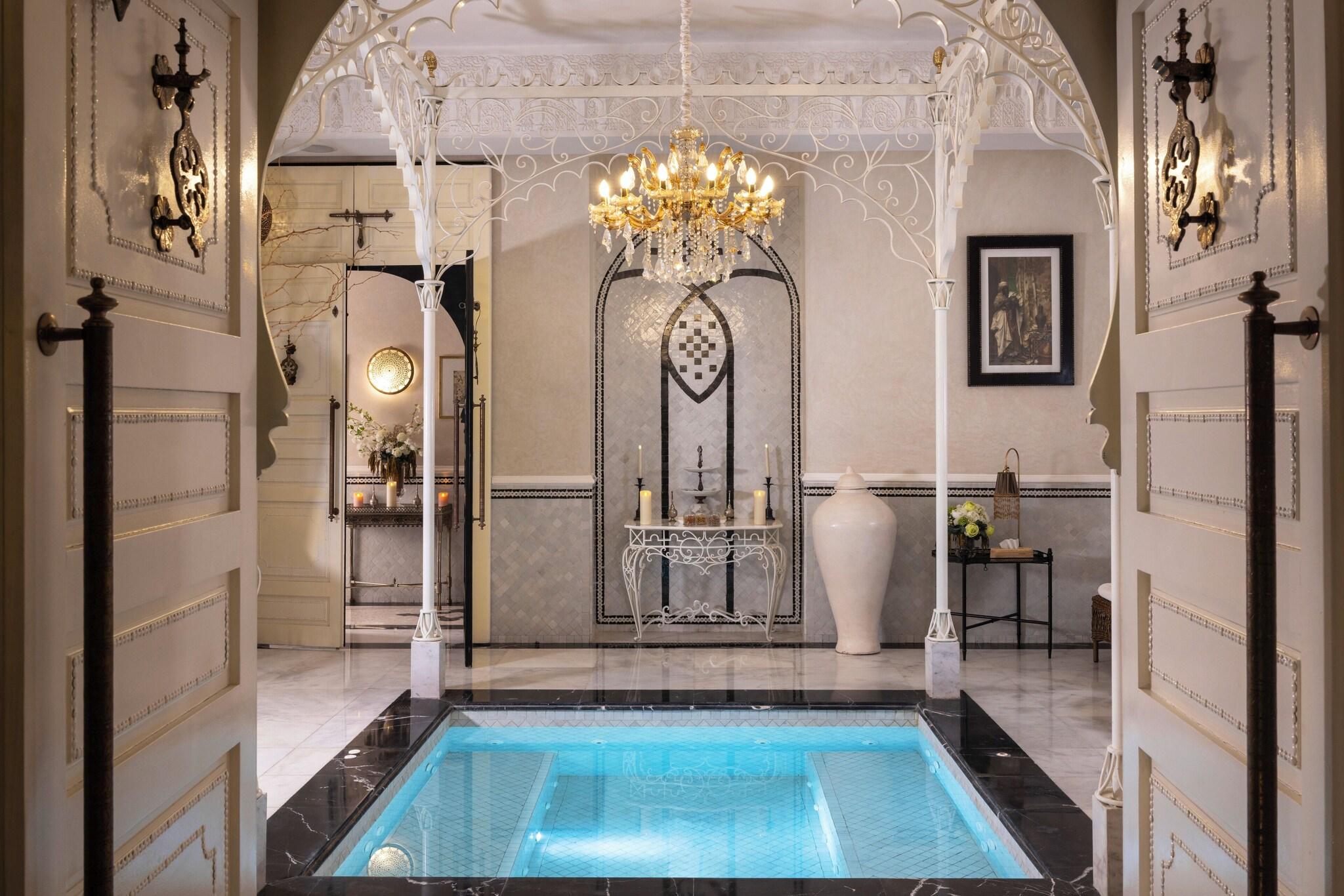 Palais Ronsard Relais & Châteaux. by null