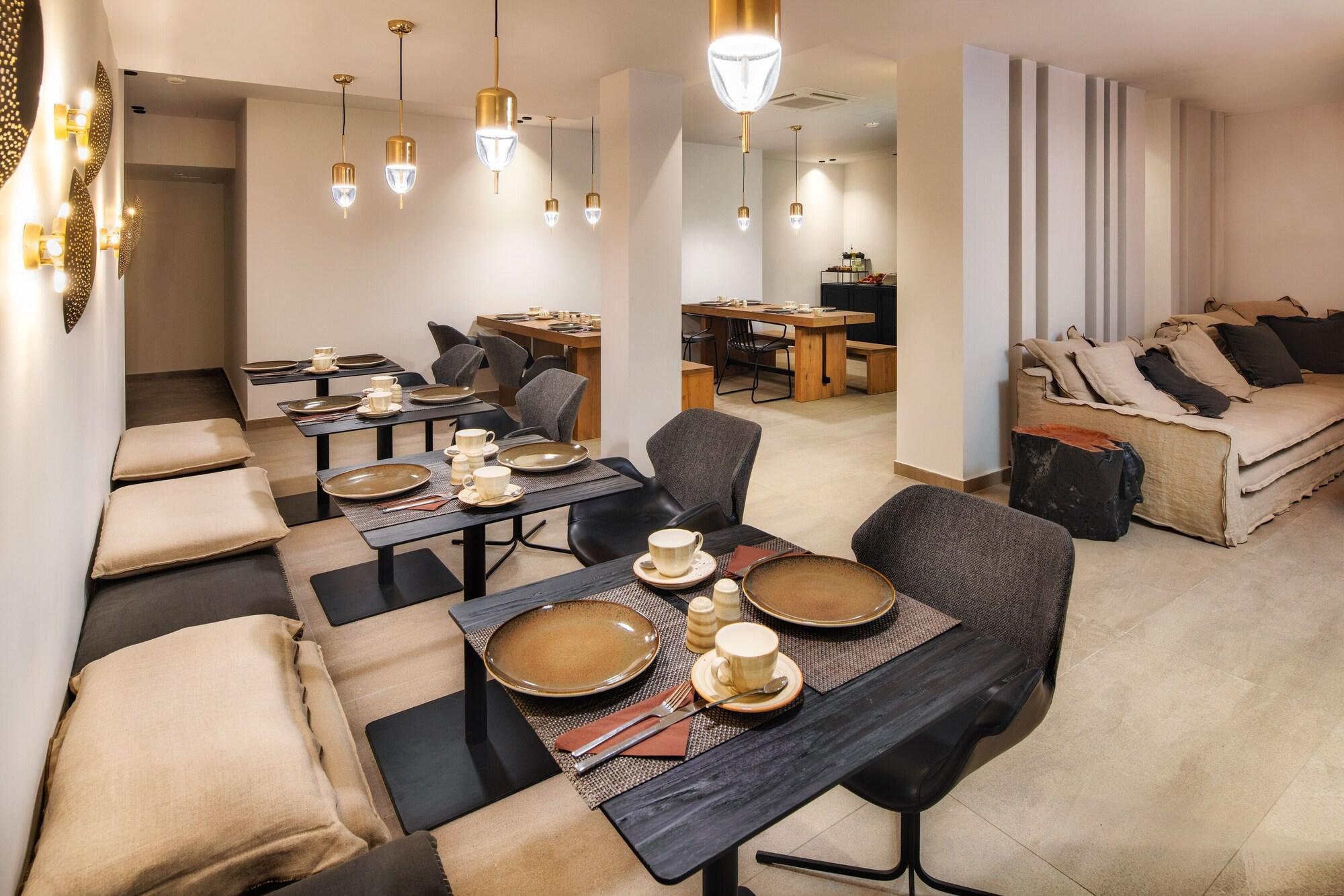 Uma Ray Suites