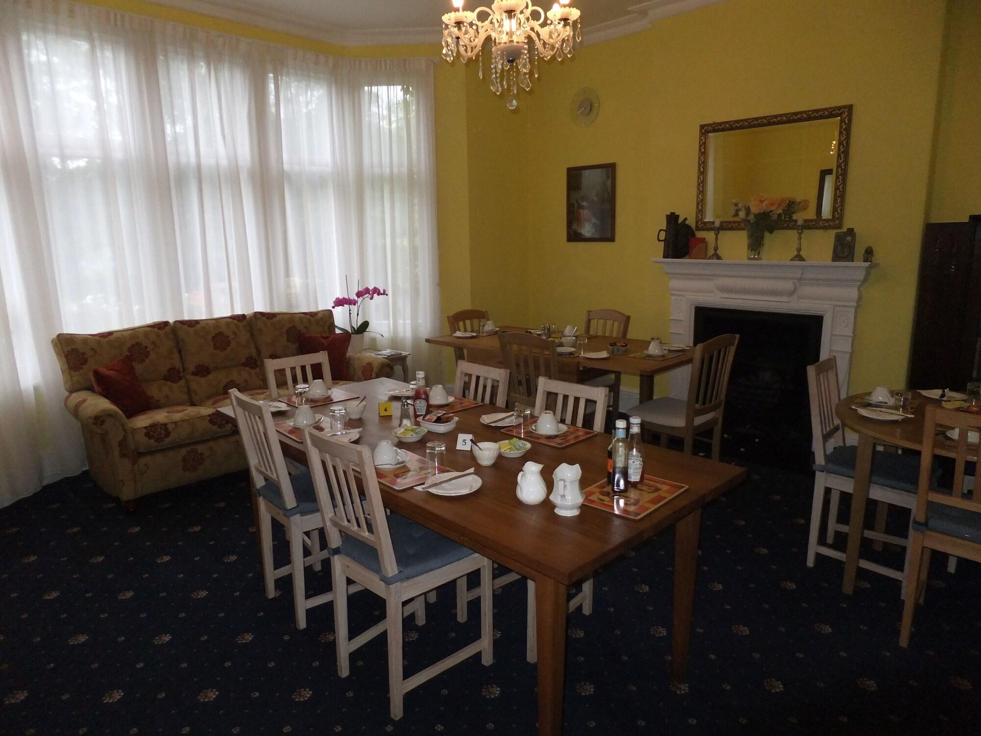 Elgin Villa