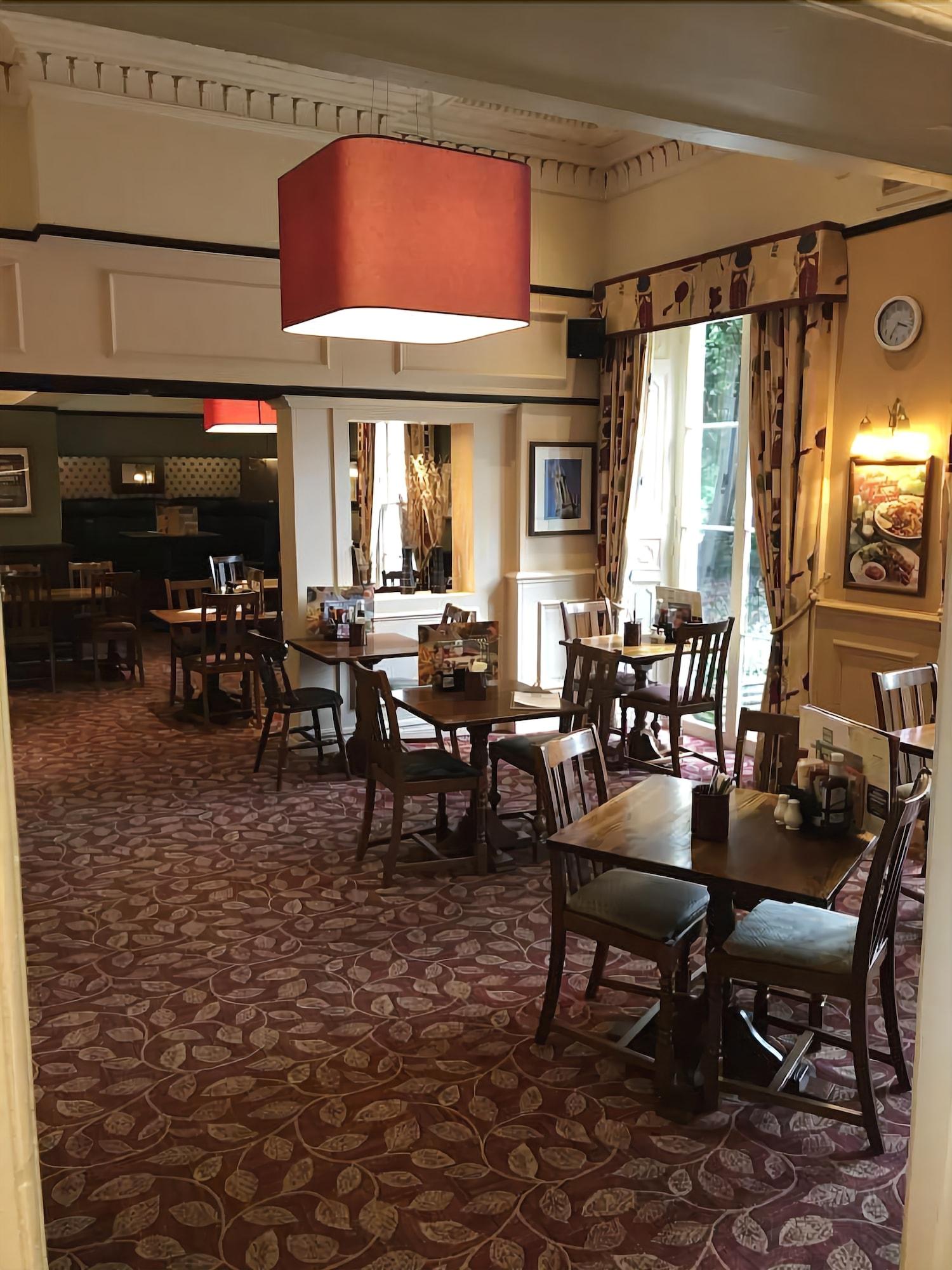The Elms Hotel