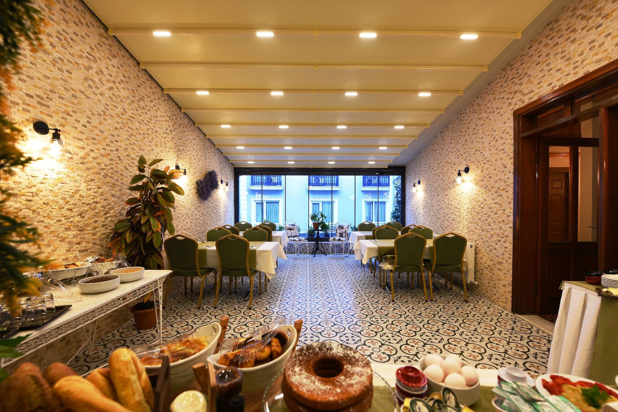 Elyka Hotel