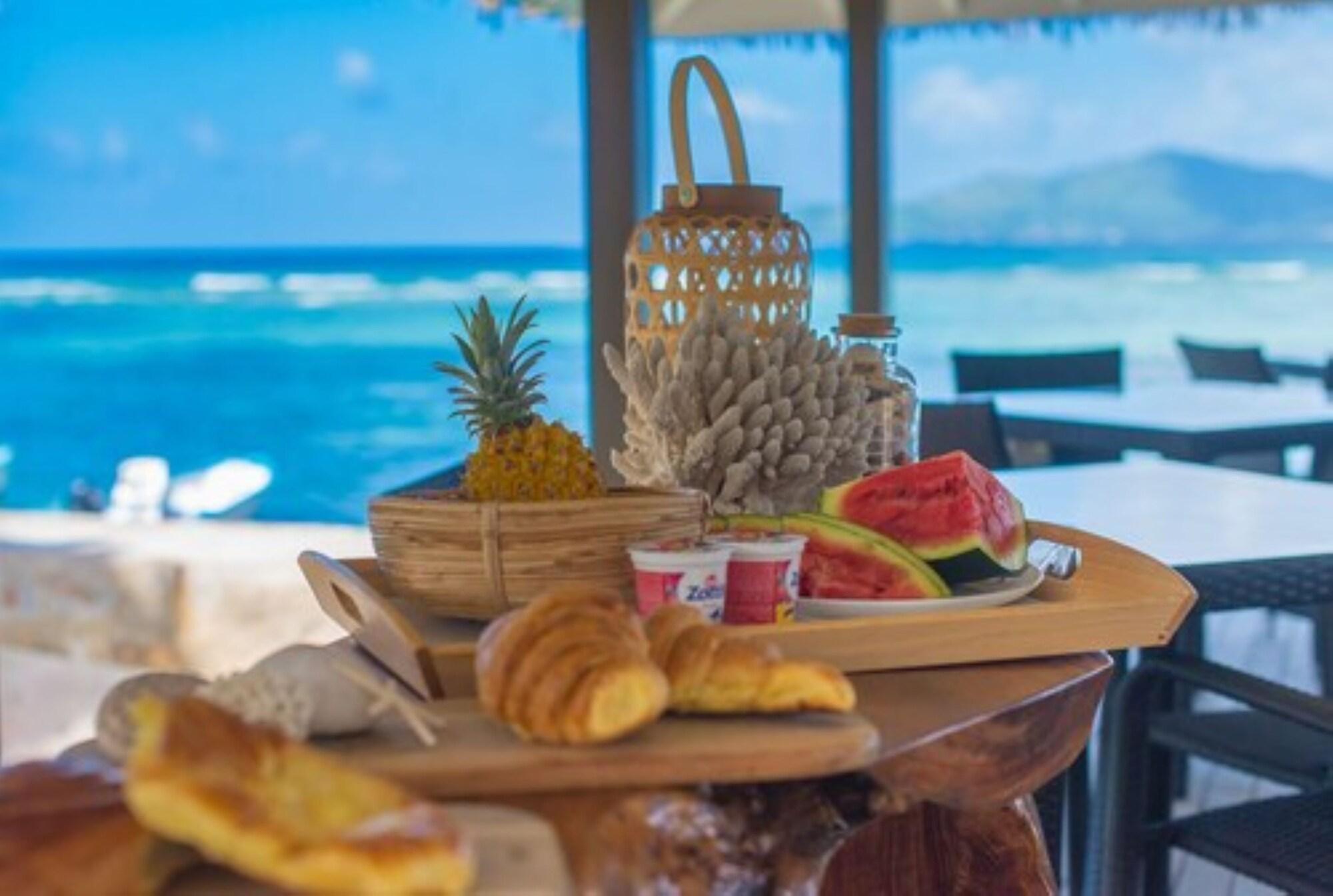 Le Nautique Luxury Waterfront Hotel, Restaurant & Bar by null