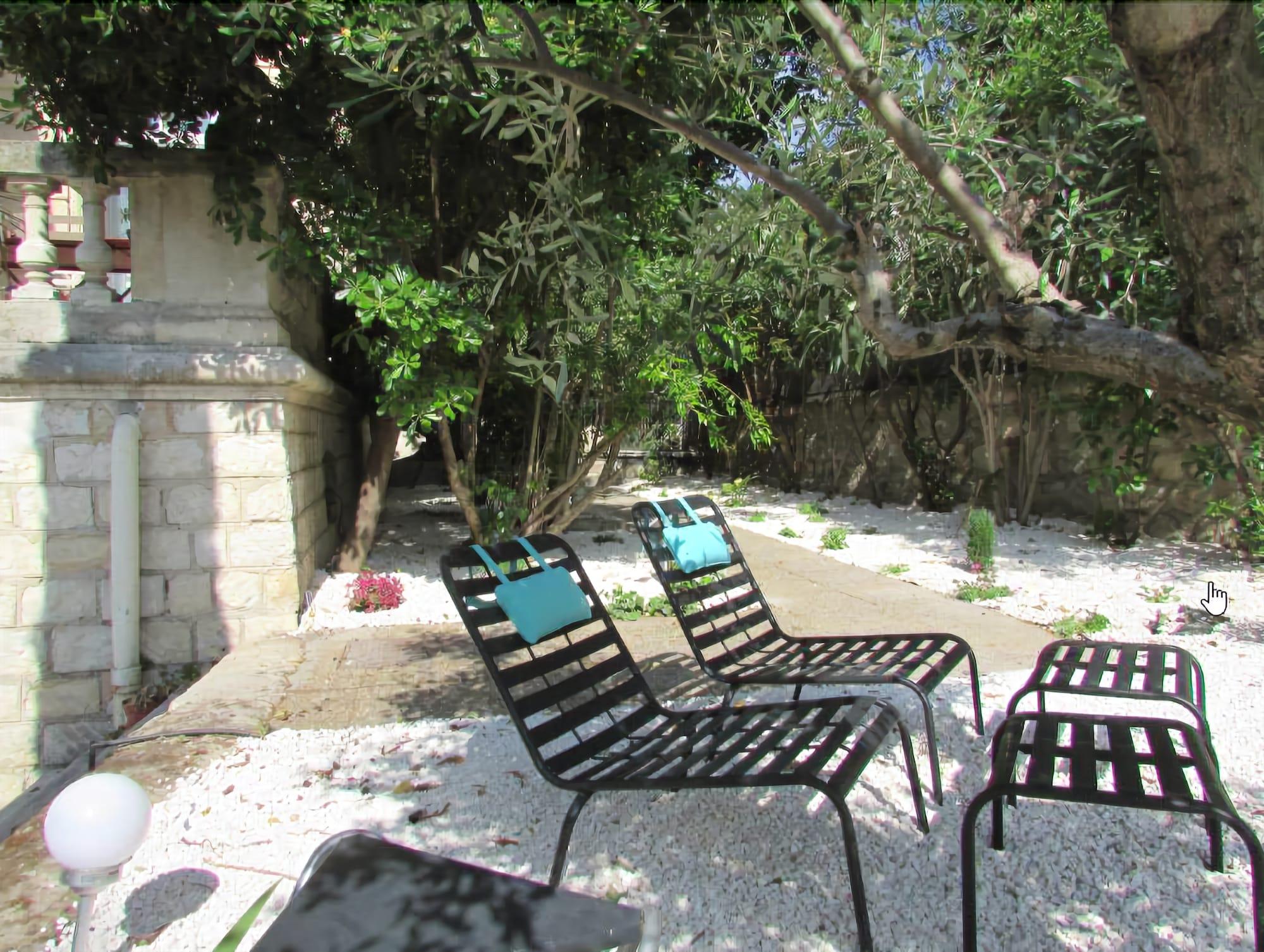 Maison Douce Arles by null