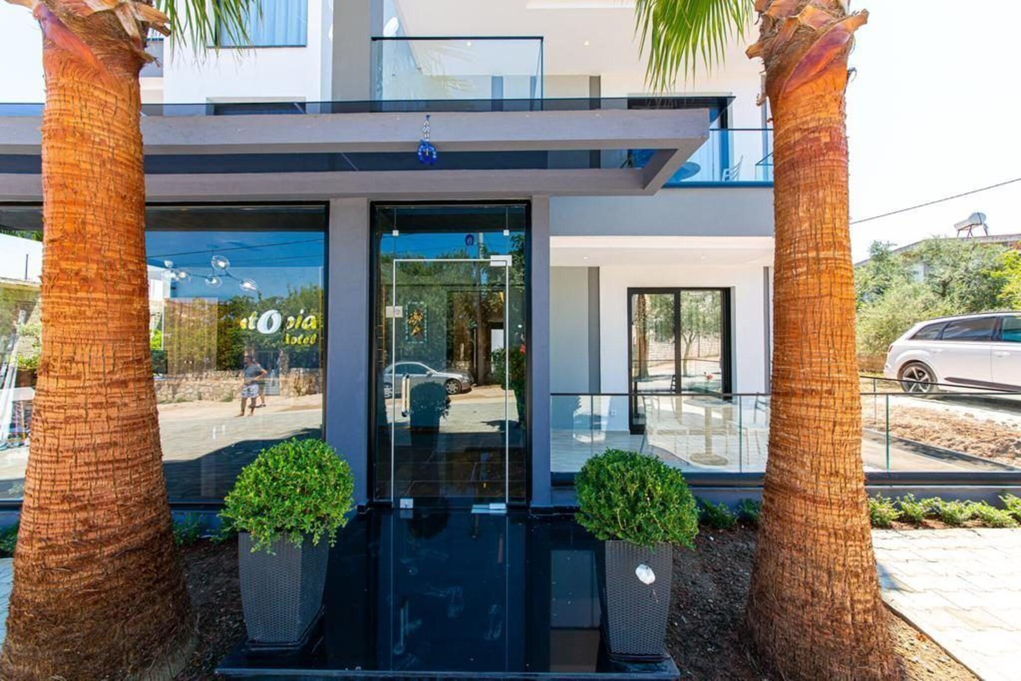 Hotel Utopia - photo