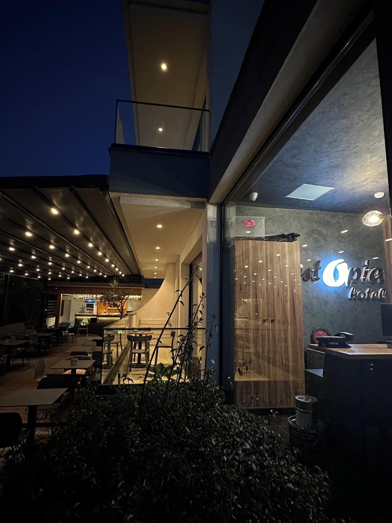 Hotel Utopia - photo