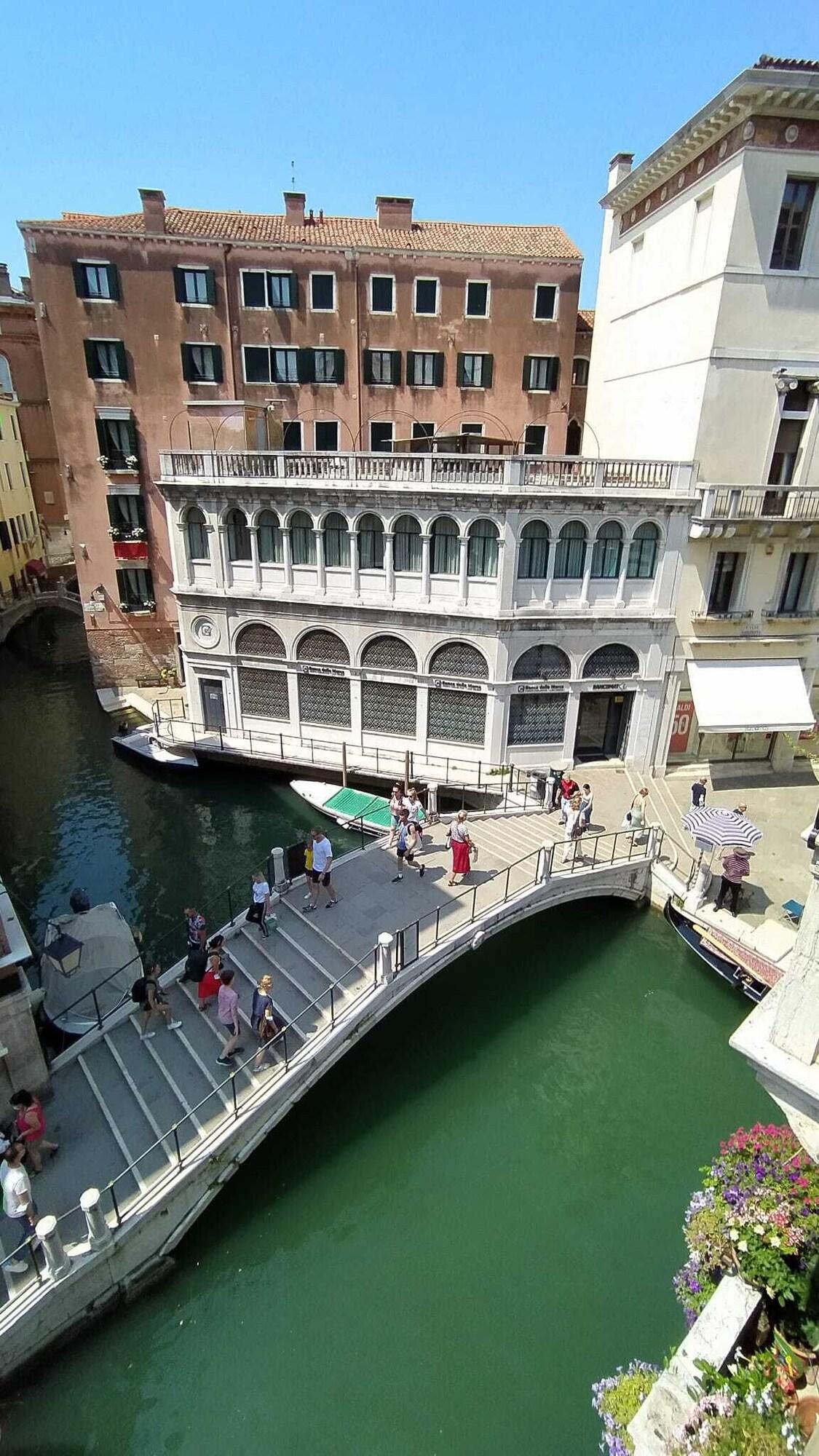 Palazzo Orseolo - Gondola View