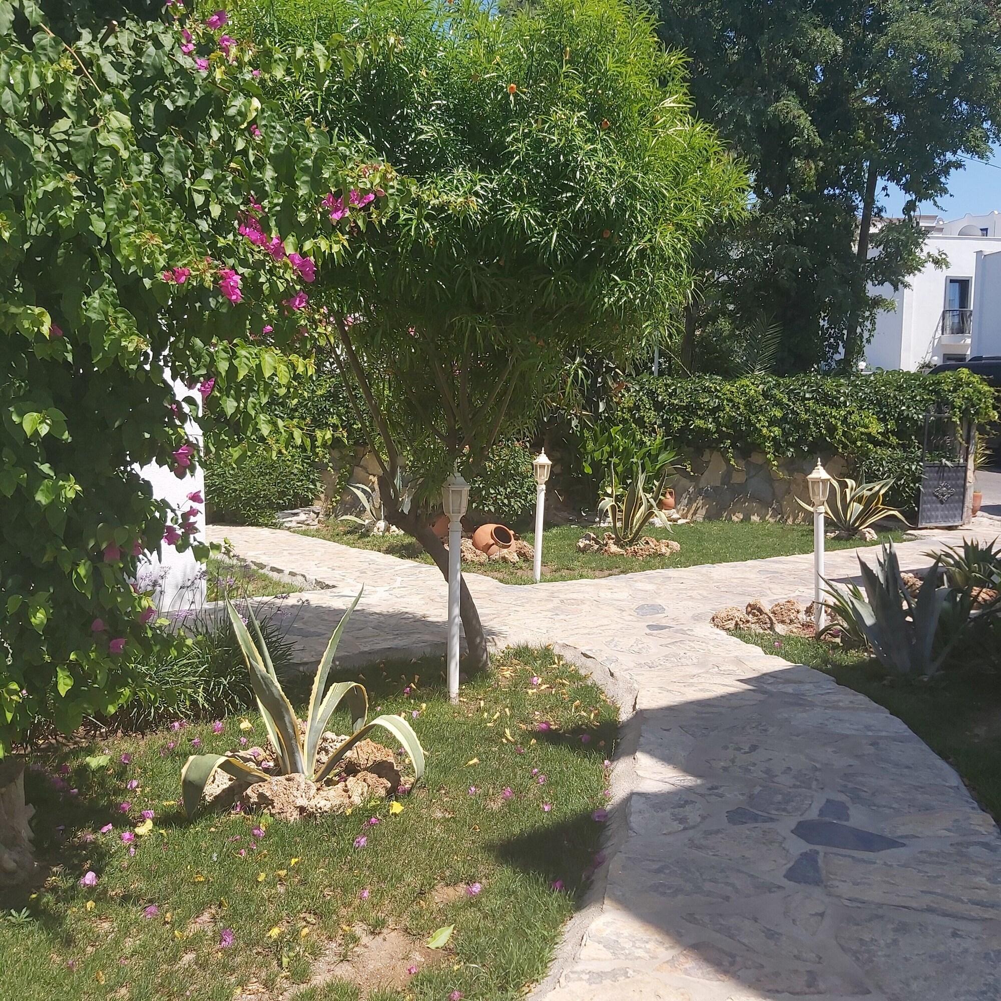 Canna Garden Hotel