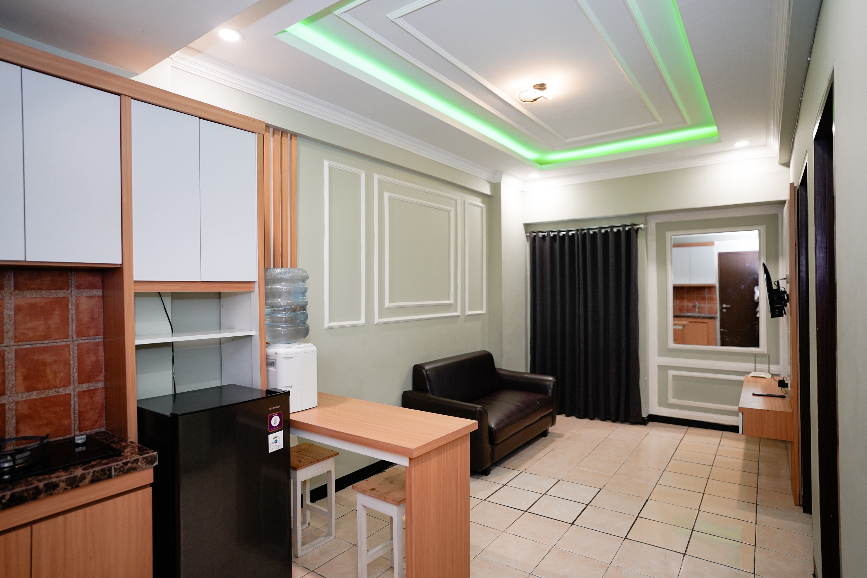 The Suite Metro Apartment by King Official