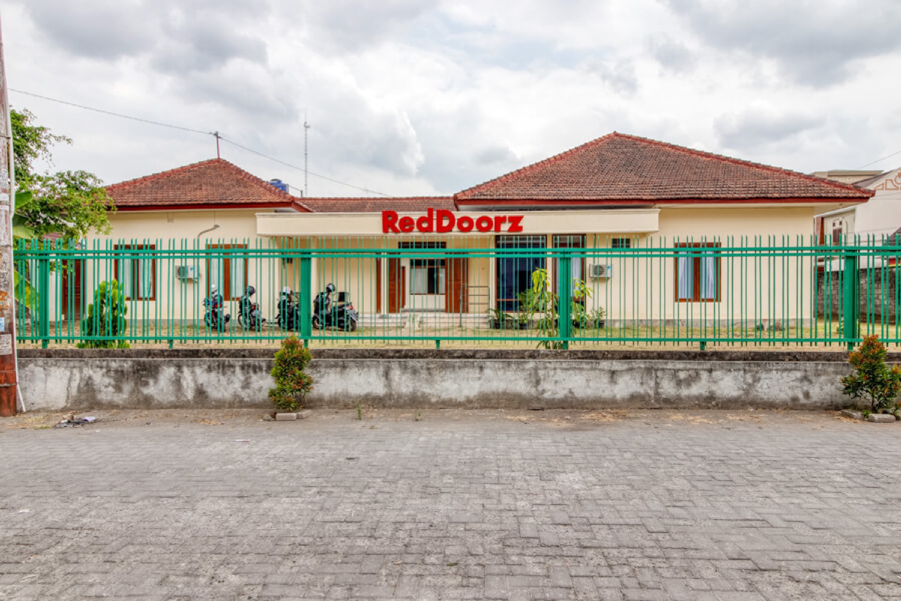 RedDoorz near Universitas Gajah Mada