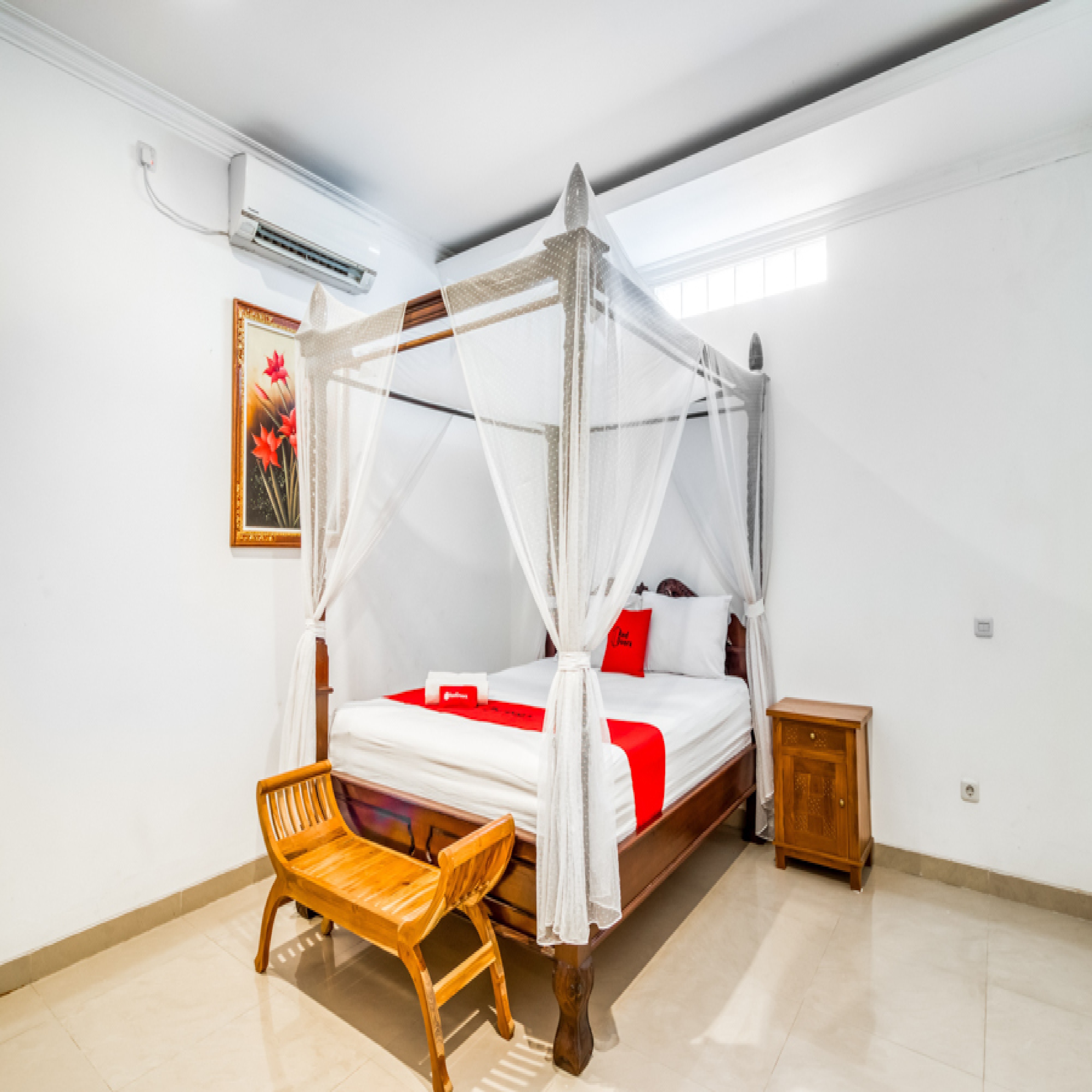 RedDoorz Plus near Lempuyangan Station 4