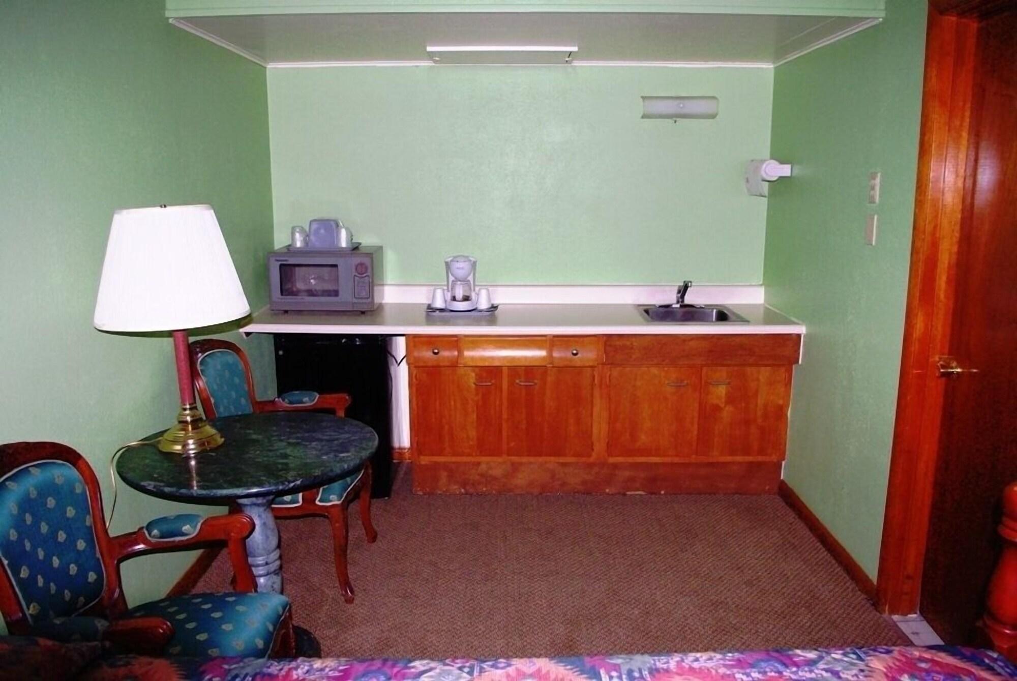 Blue Spruce Motel